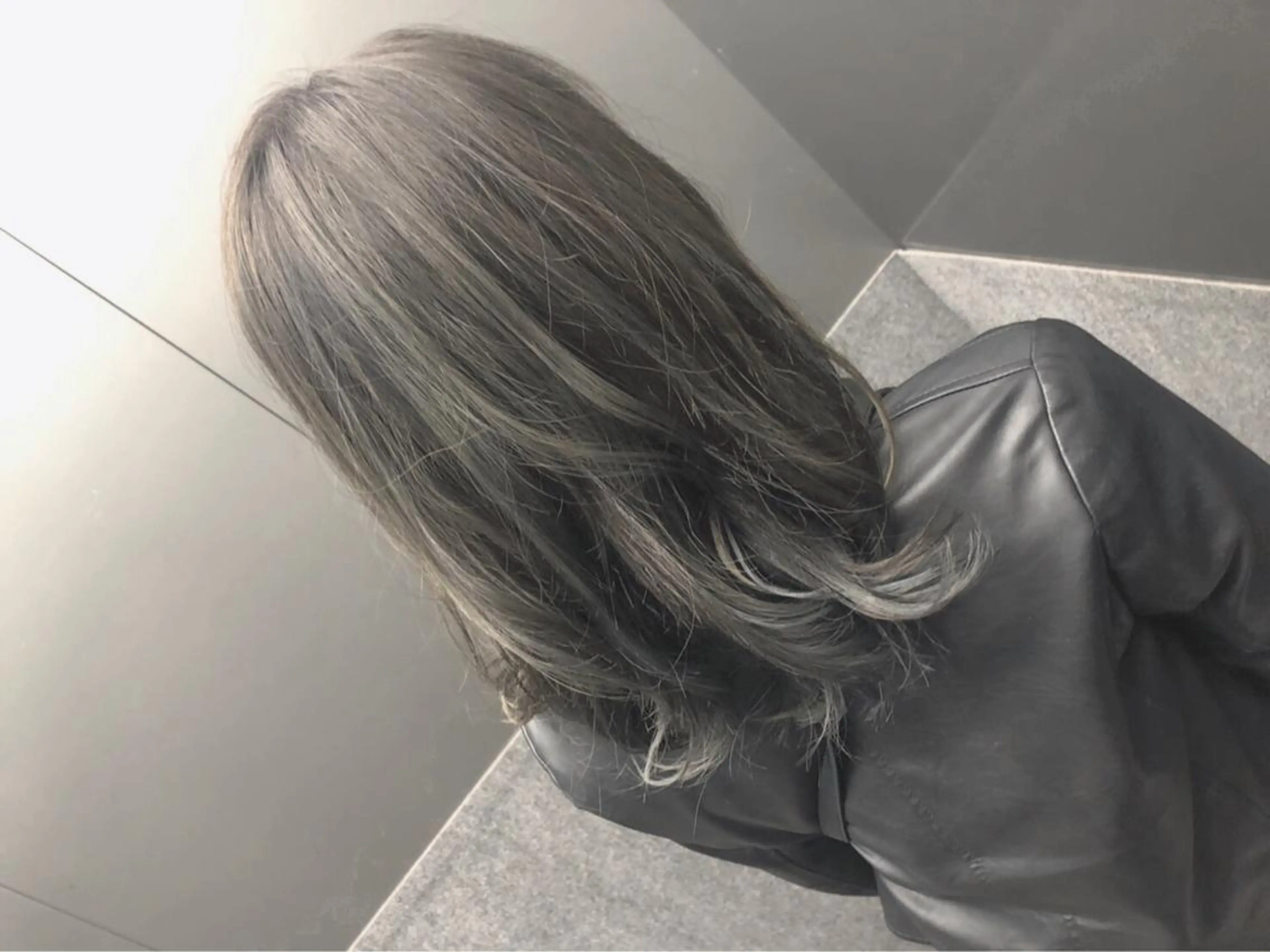 ミディアム カラー 顔まわりの神様✨ 透明感カラー藤嶋秀幸のヘアスタイル