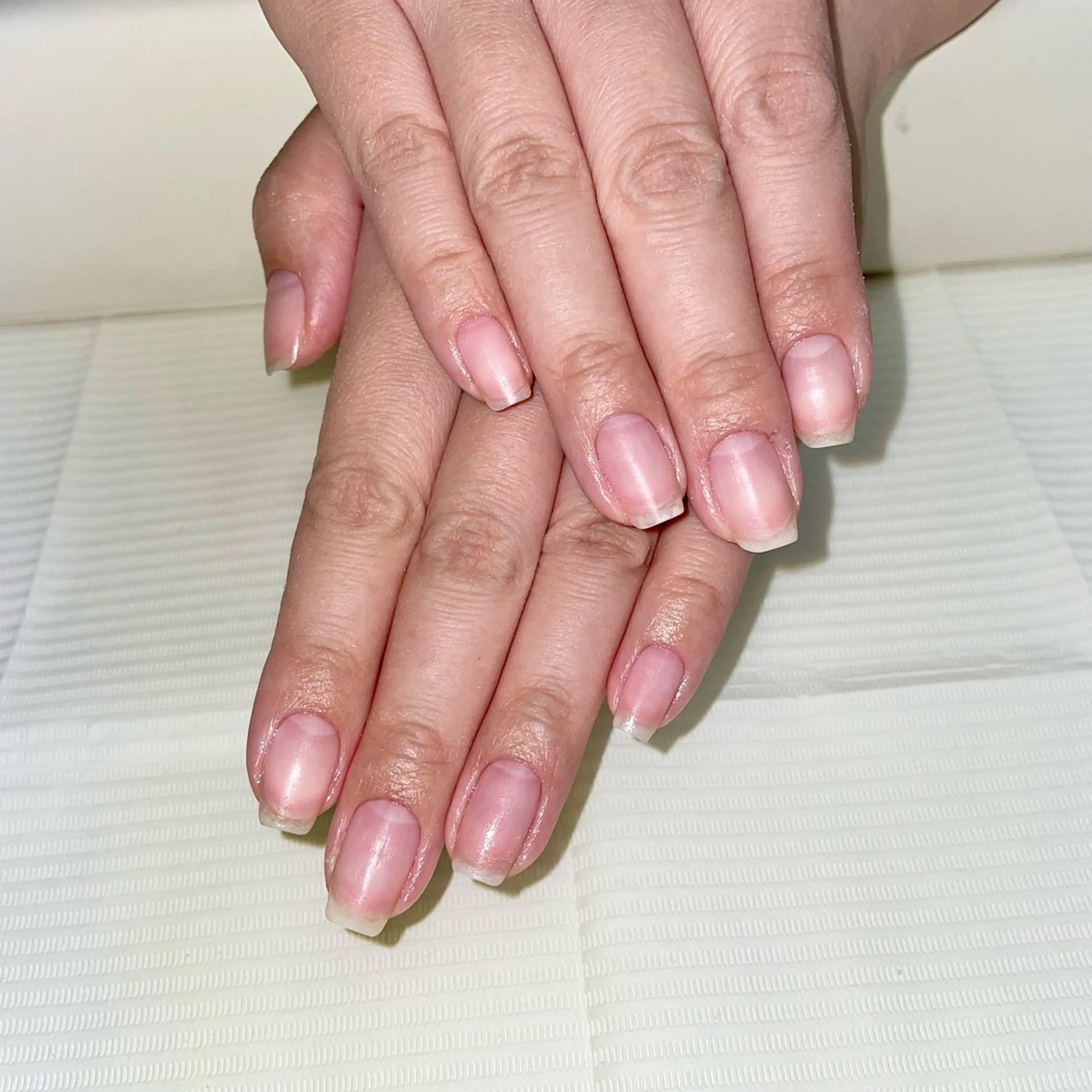 ネイル esNAIL新宿西口店所属・emi esNAILのネイルデザイン