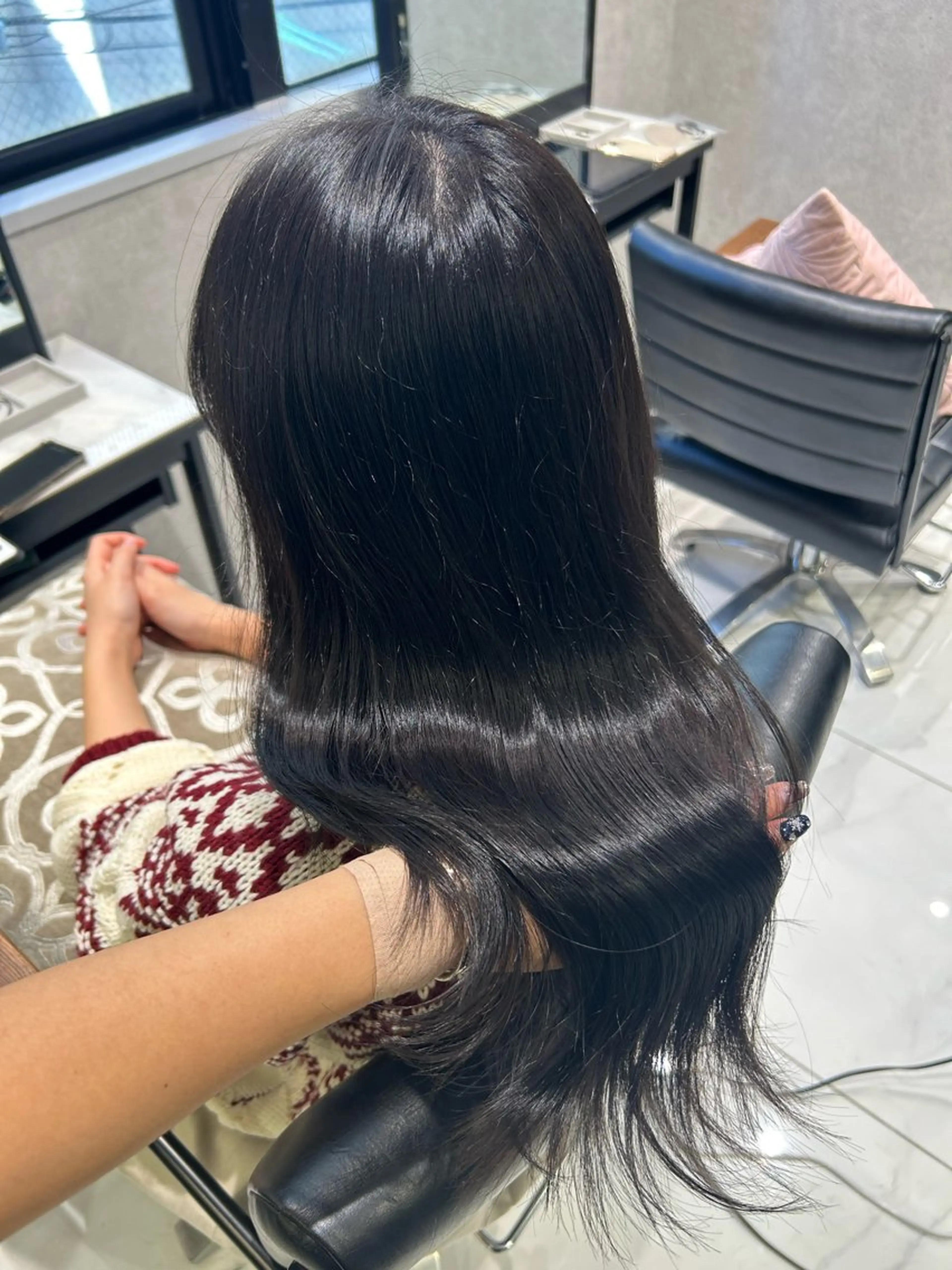 カラー 黒髪 パープルブラック ヘアカラー トリートメント 透明感カラー🩵 束感まつげ🪼海月のマツエク・マツパデザイン
