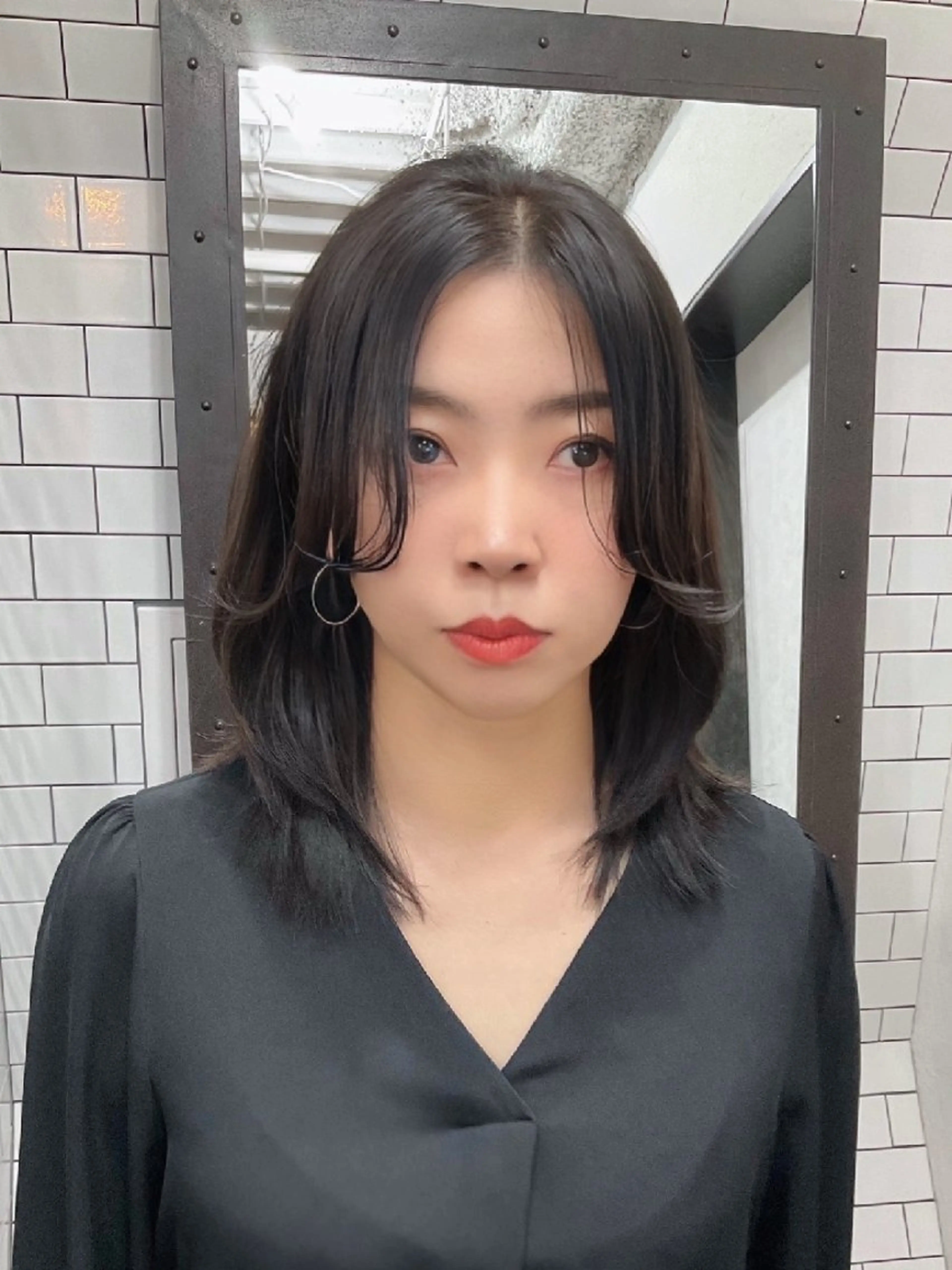 ミディアム ミディアムレイヤー レイヤーカット 紙屋町 legare 🌈山村 麻美のヘアスタイル