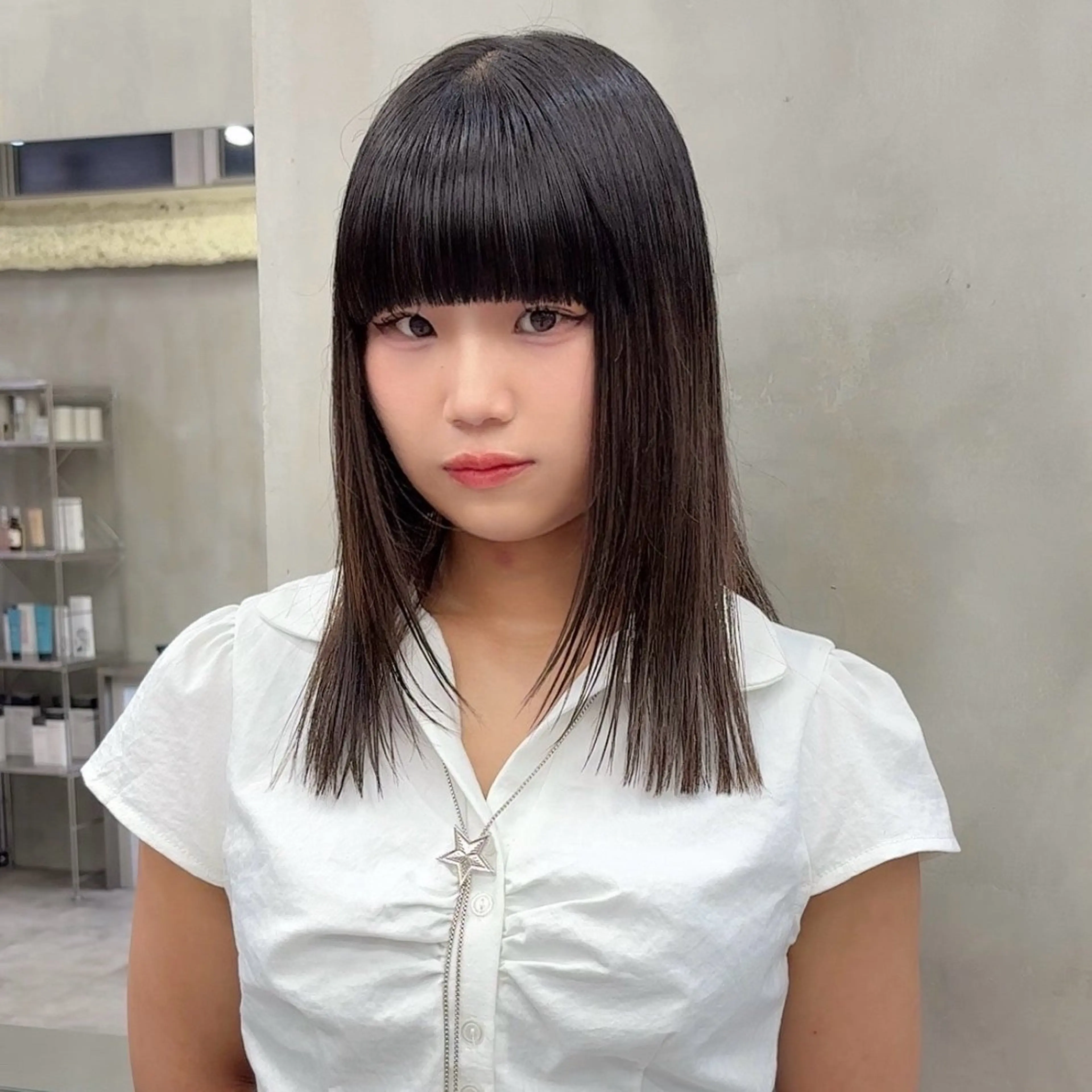 ミディアム 顔周りカット 伸ばしかけ レイヤーカット The Path ARENのヘアスタイル