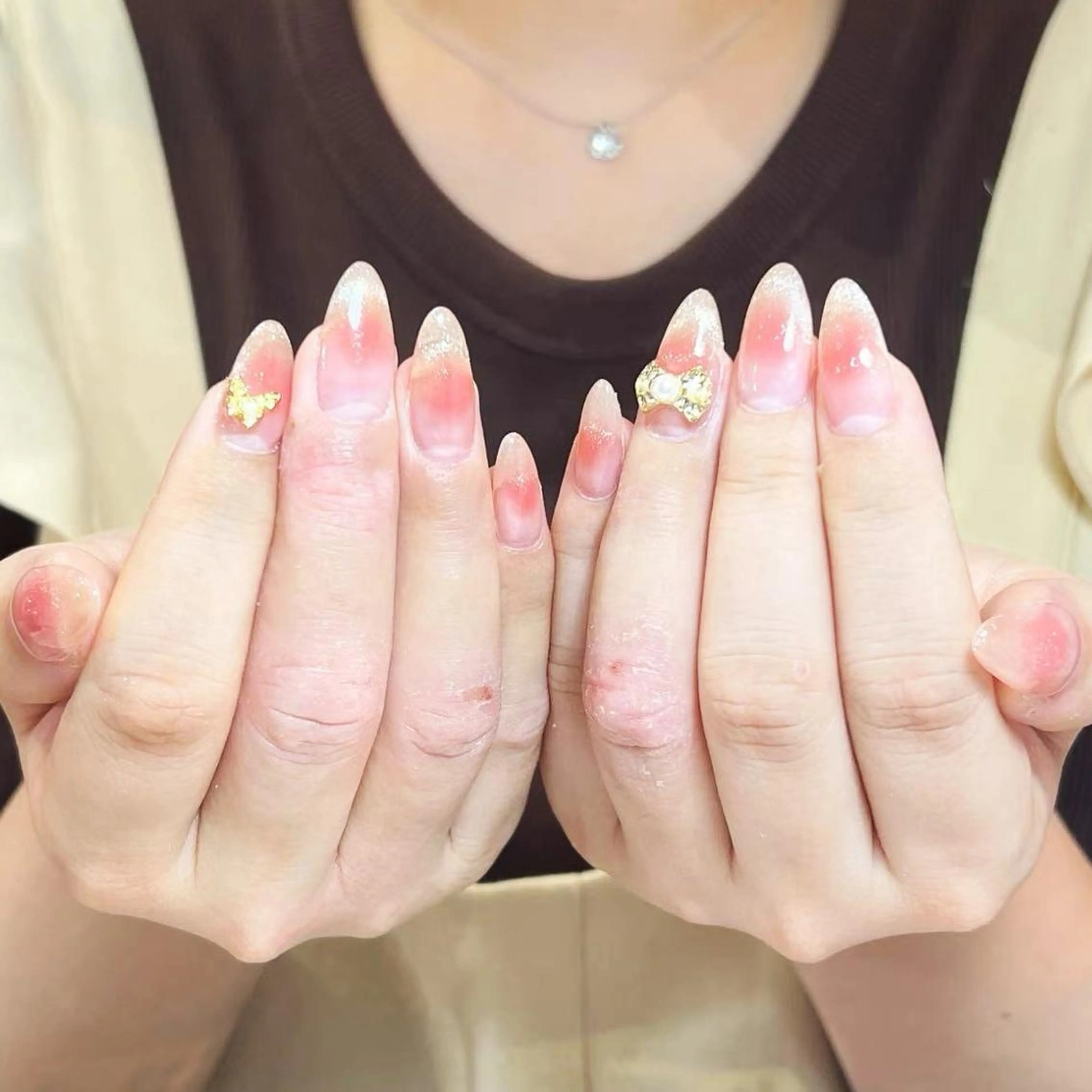ネイル アートネイル オーロラネイル ガーリー キラキラネイル マグネットネイル ハンドネイル YOYO 💅のネイルデザイン