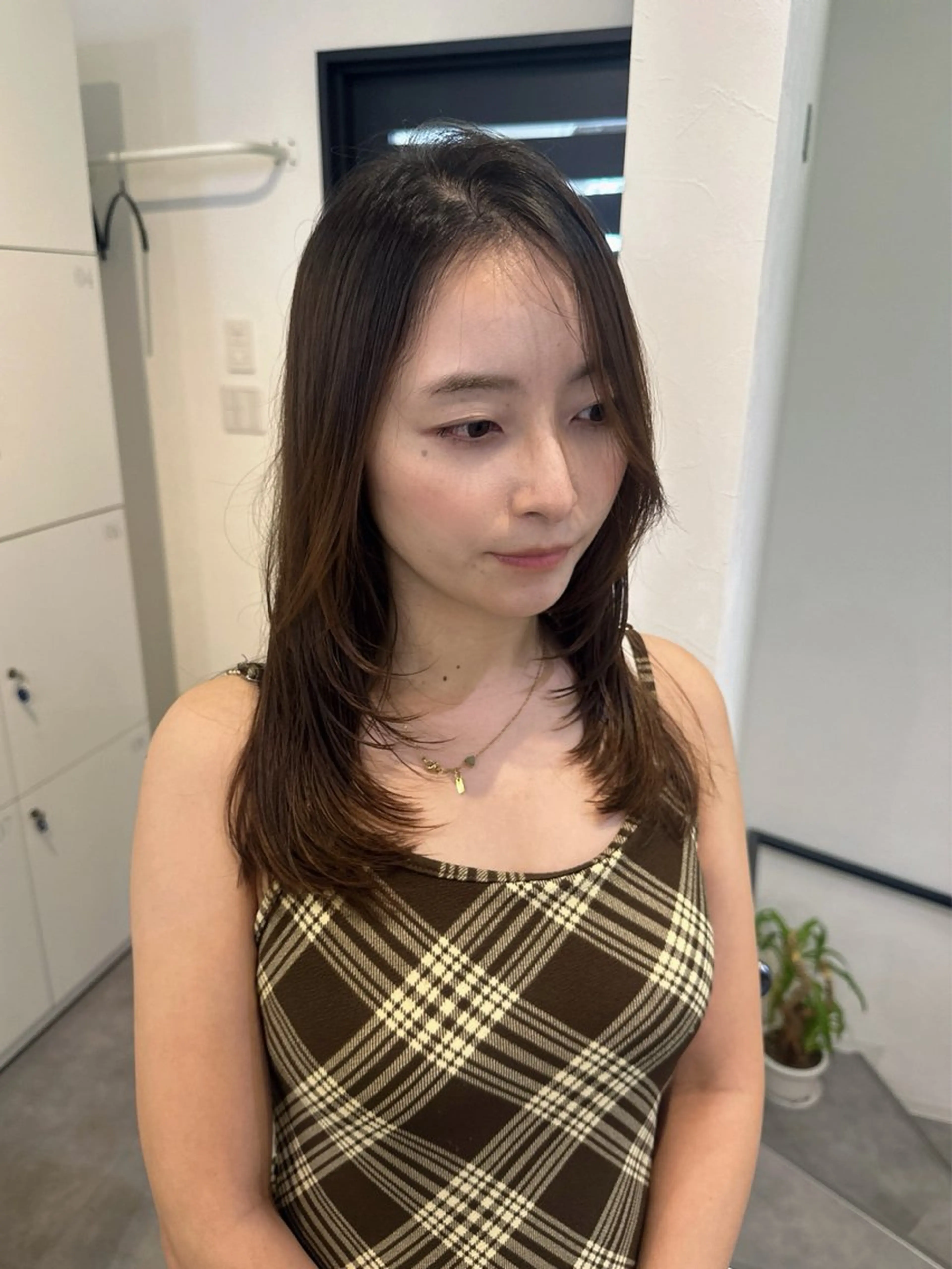 セミロング カット ﾚｲﾔｰ/ﾊｲﾄｰﾝ WAKANAのヘアスタイル