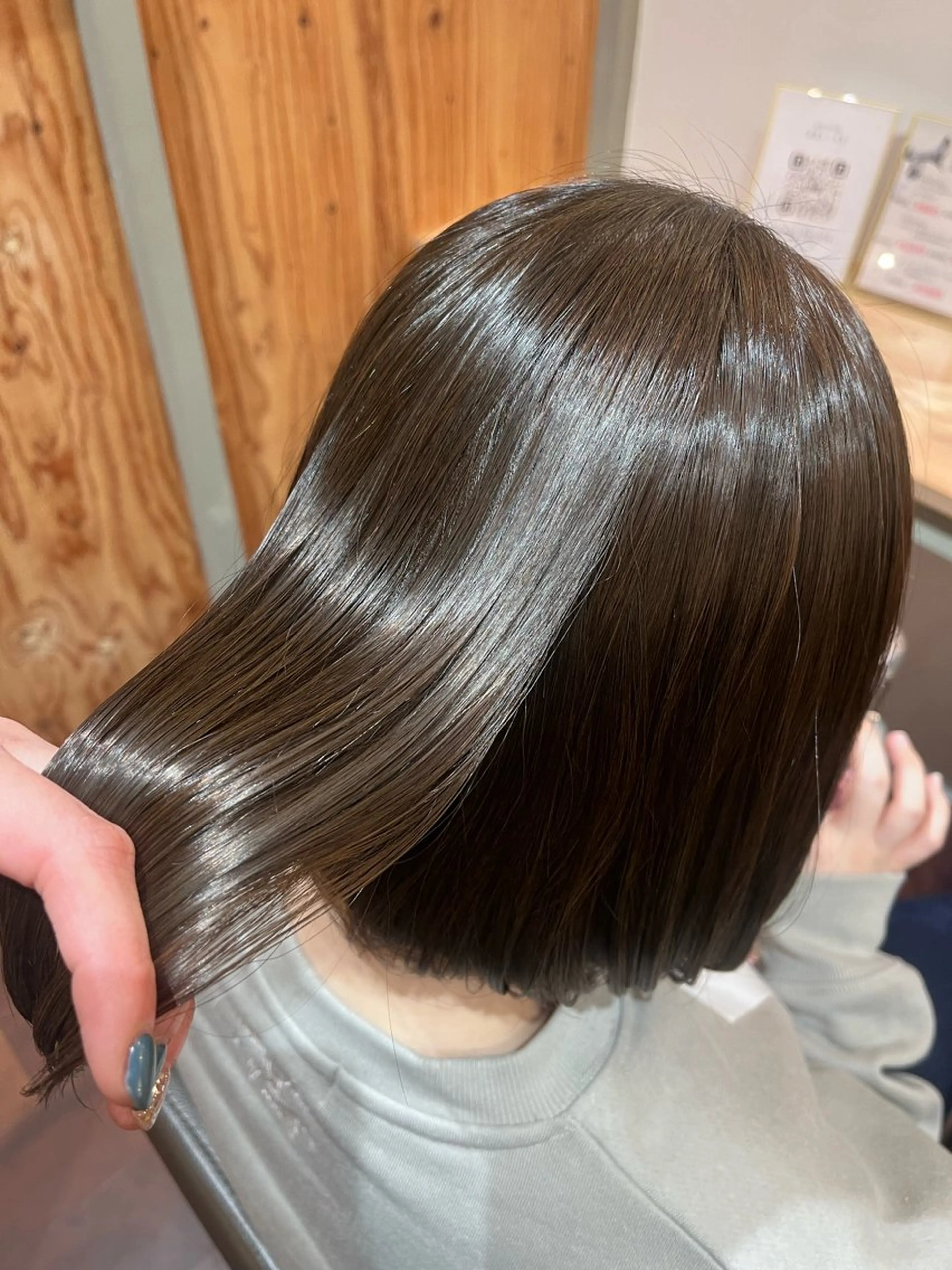 ミディアム ボブ カット 縮毛矯正 ヨシダ モモコのヘアスタイル