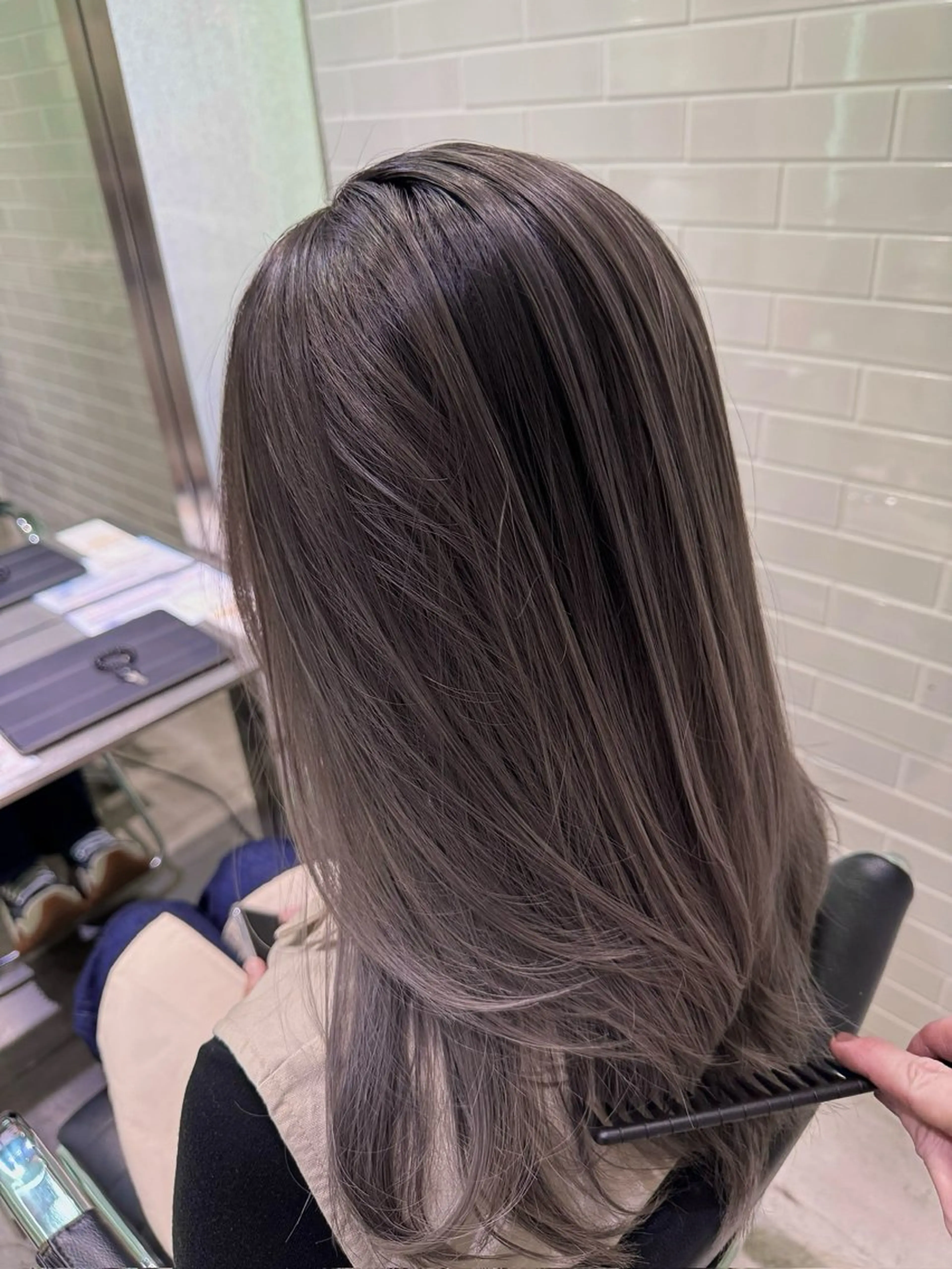セミロング カラー グレージュ カット ヘアカラー トリートメント CHERIEブリーチ ダブルカラー　天神のヘアスタイル