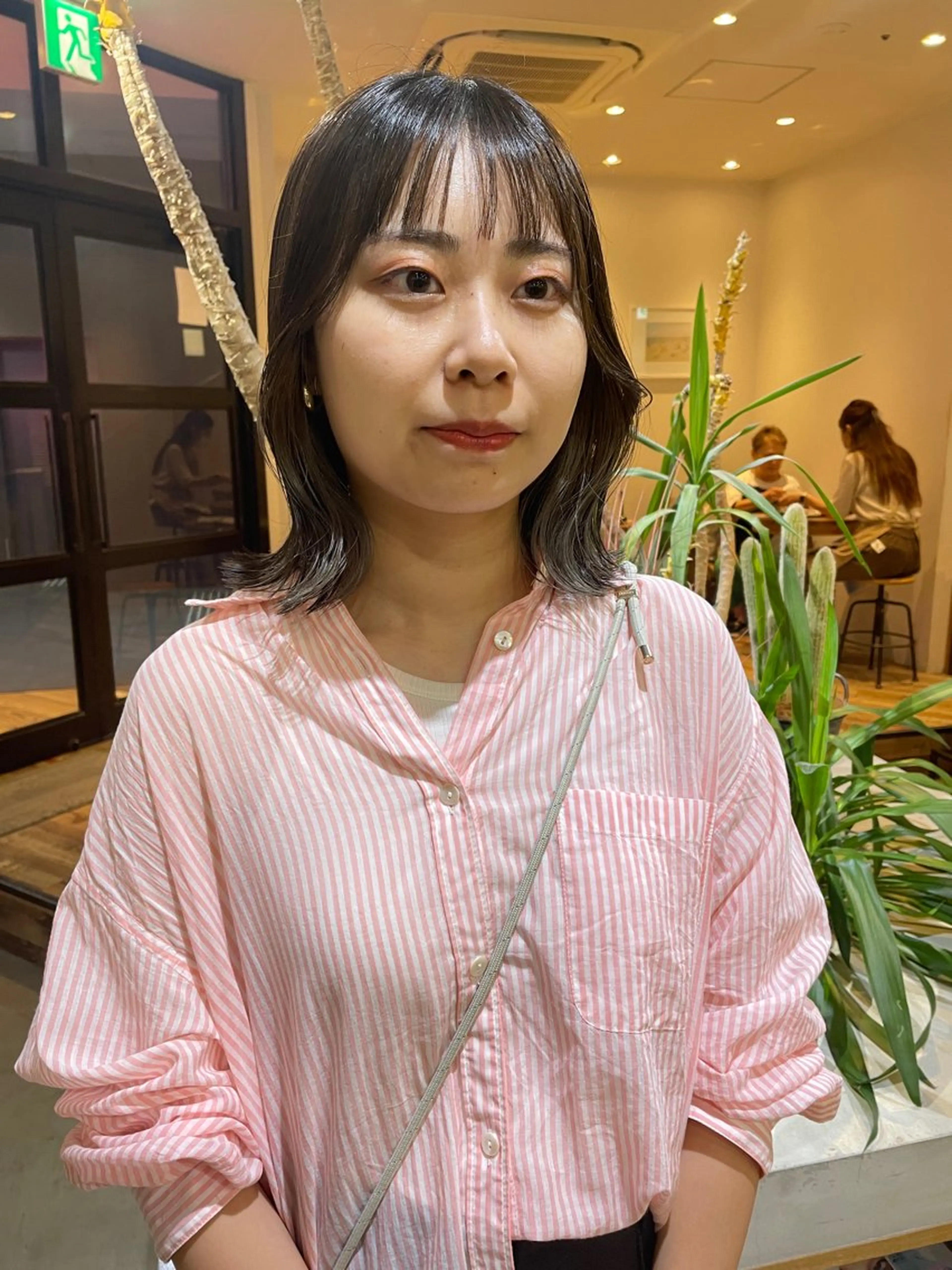 ミディアム lolonois ナガオカカオリのヘアスタイル