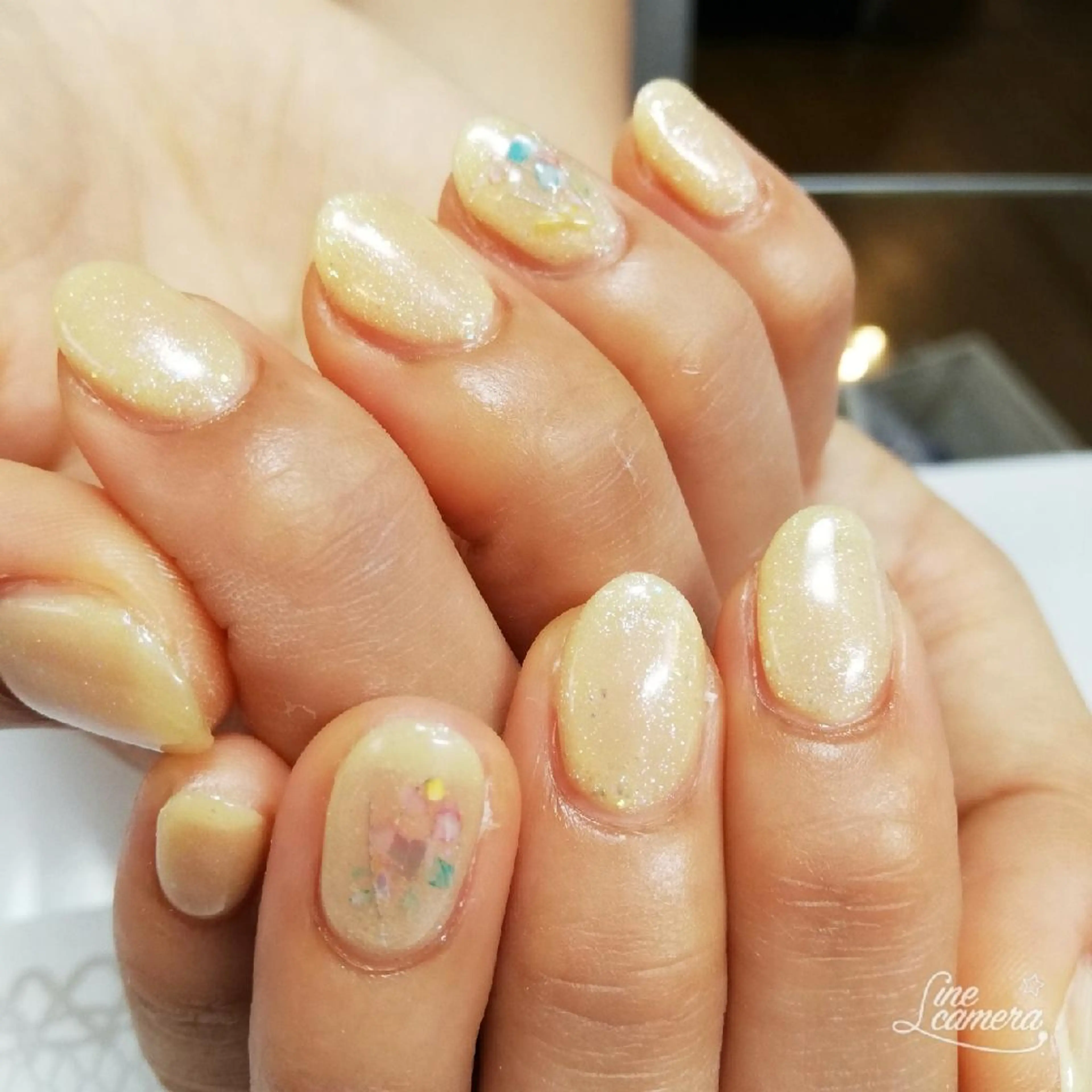 ネイル ラメ(グリッター) 黄色 ハンドネイル ネイルサロン エーネイルのネイルデザイン