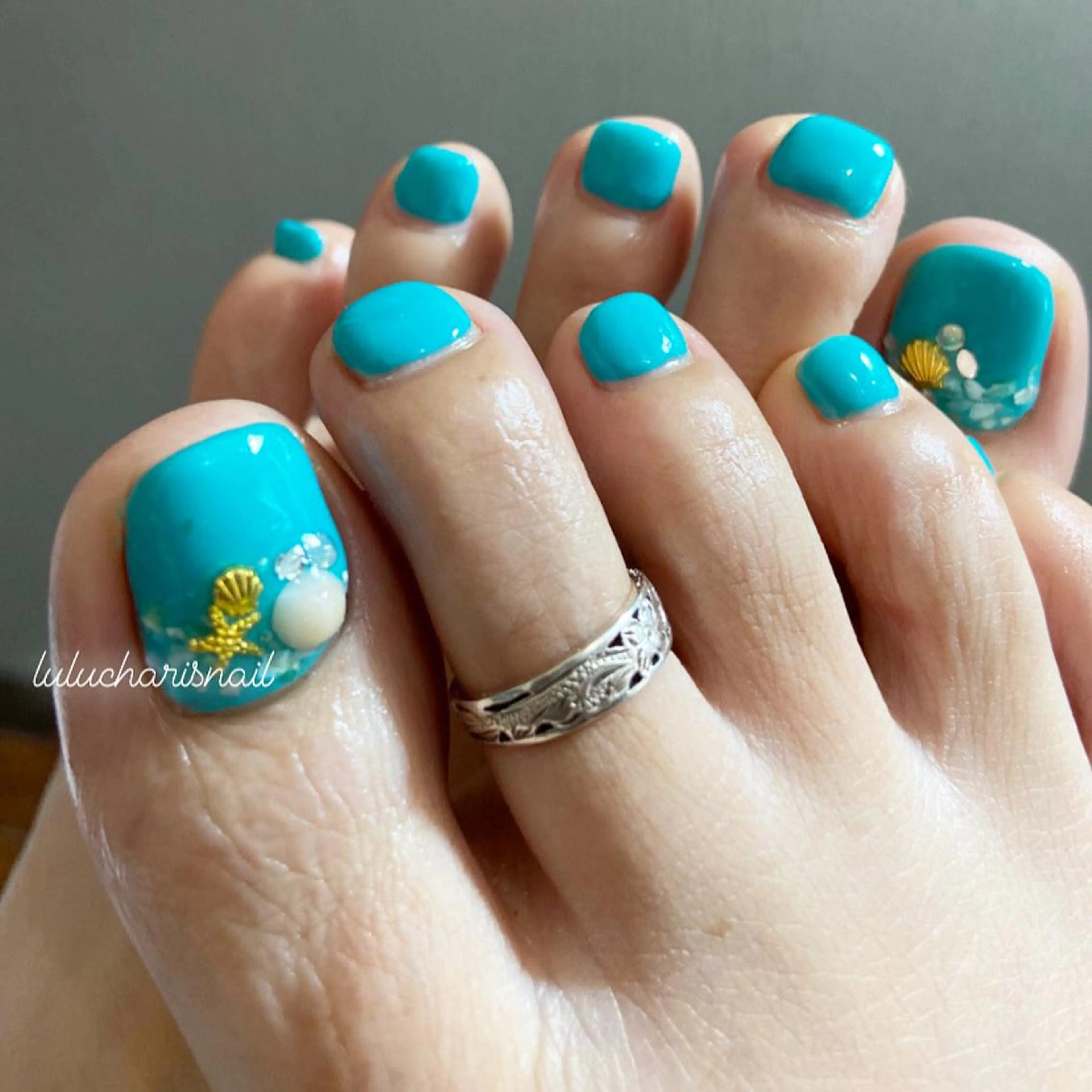 ネイル アートネイル フットネイル ワンカラーネイル Lulu charisu所属・lulucharis nailのネイルデザイン