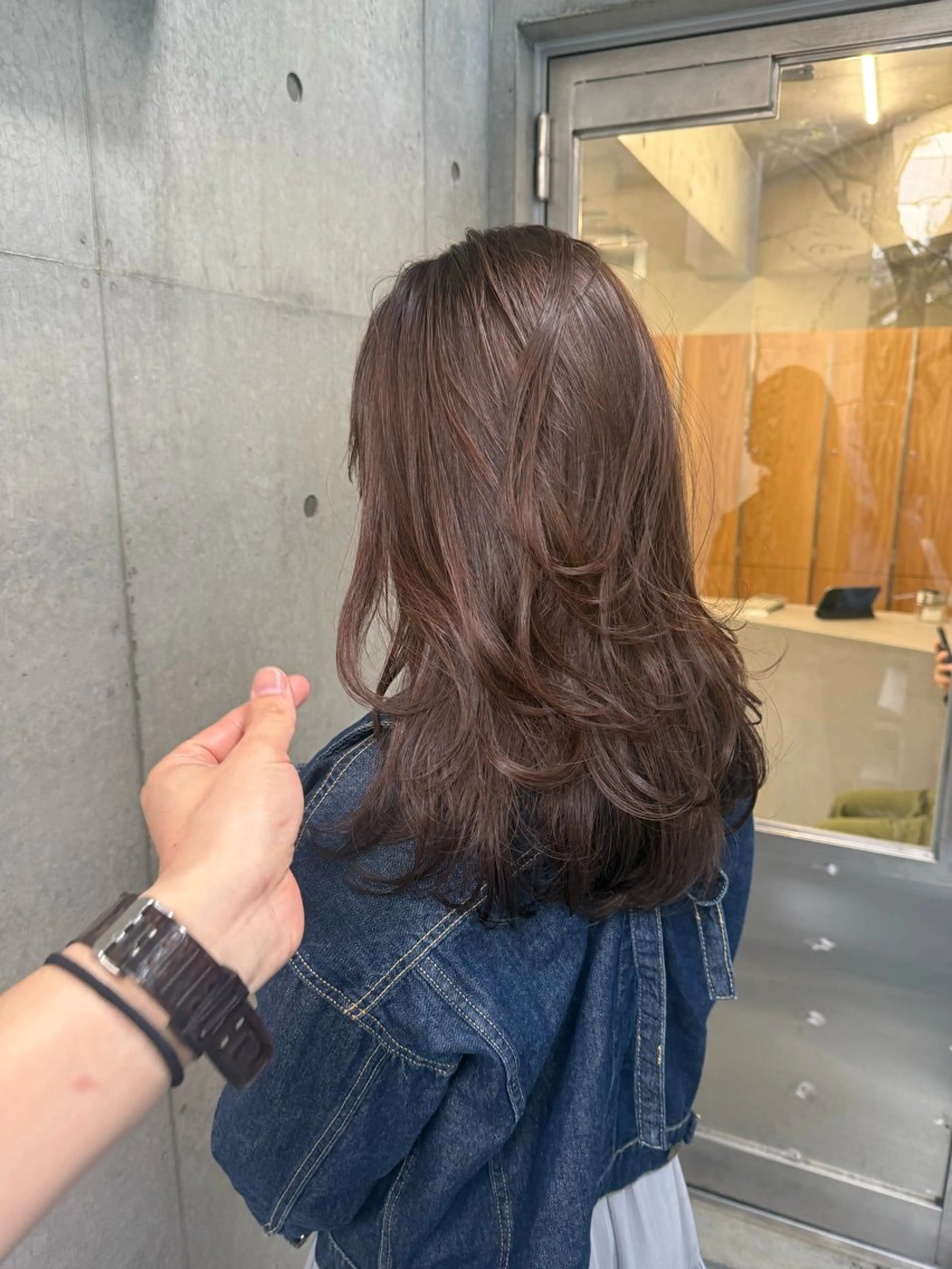 ロング カラー ロングレイヤー アッシュ ベージュカラー ブリーチ 透明感カラー カット ヘアカラー トリートメント 日本一丁寧なカット/ 小林輝🍀︎のヘアスタイル