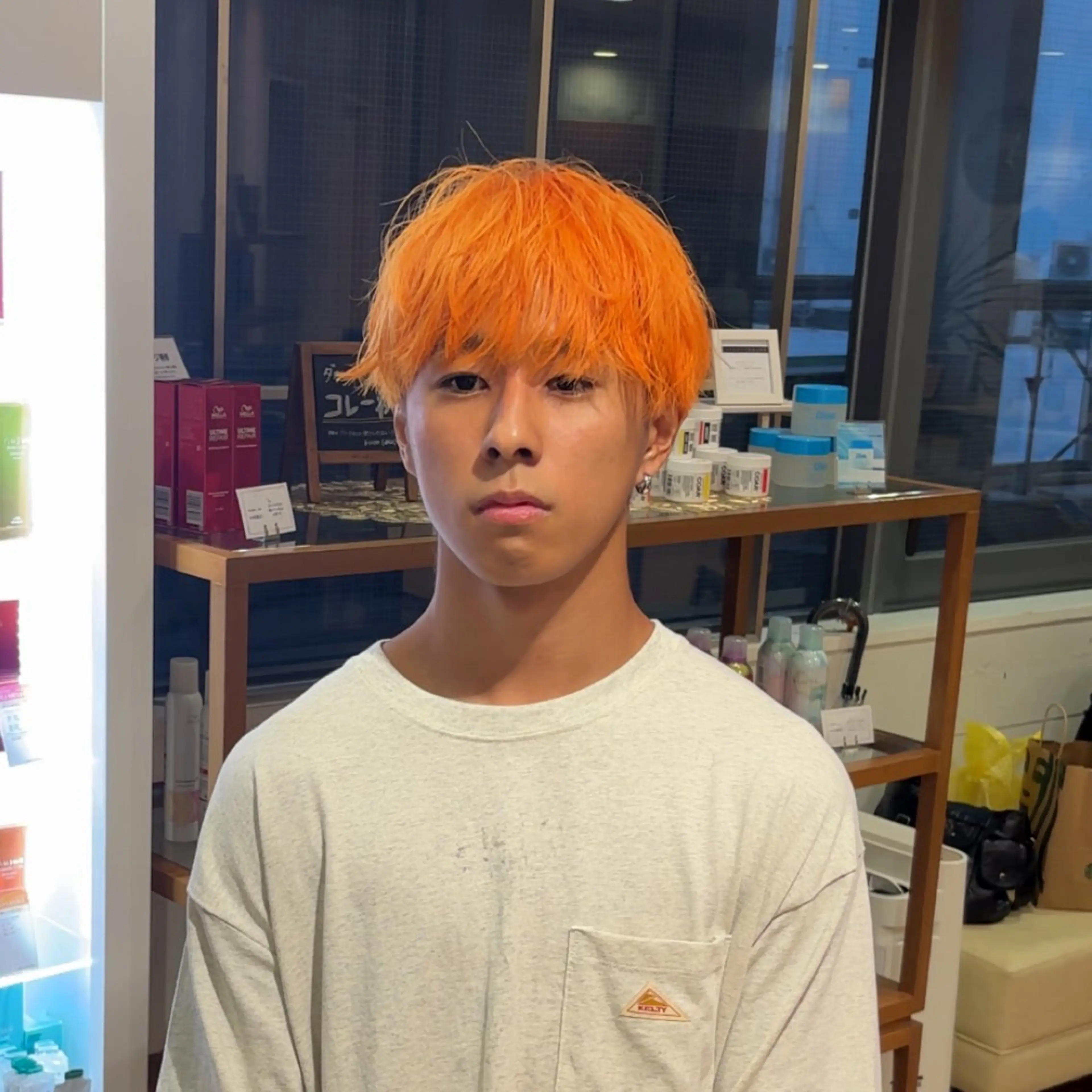 ショート カラー 縮毛矯正 ✨️透明感カラーのヘアスタイル