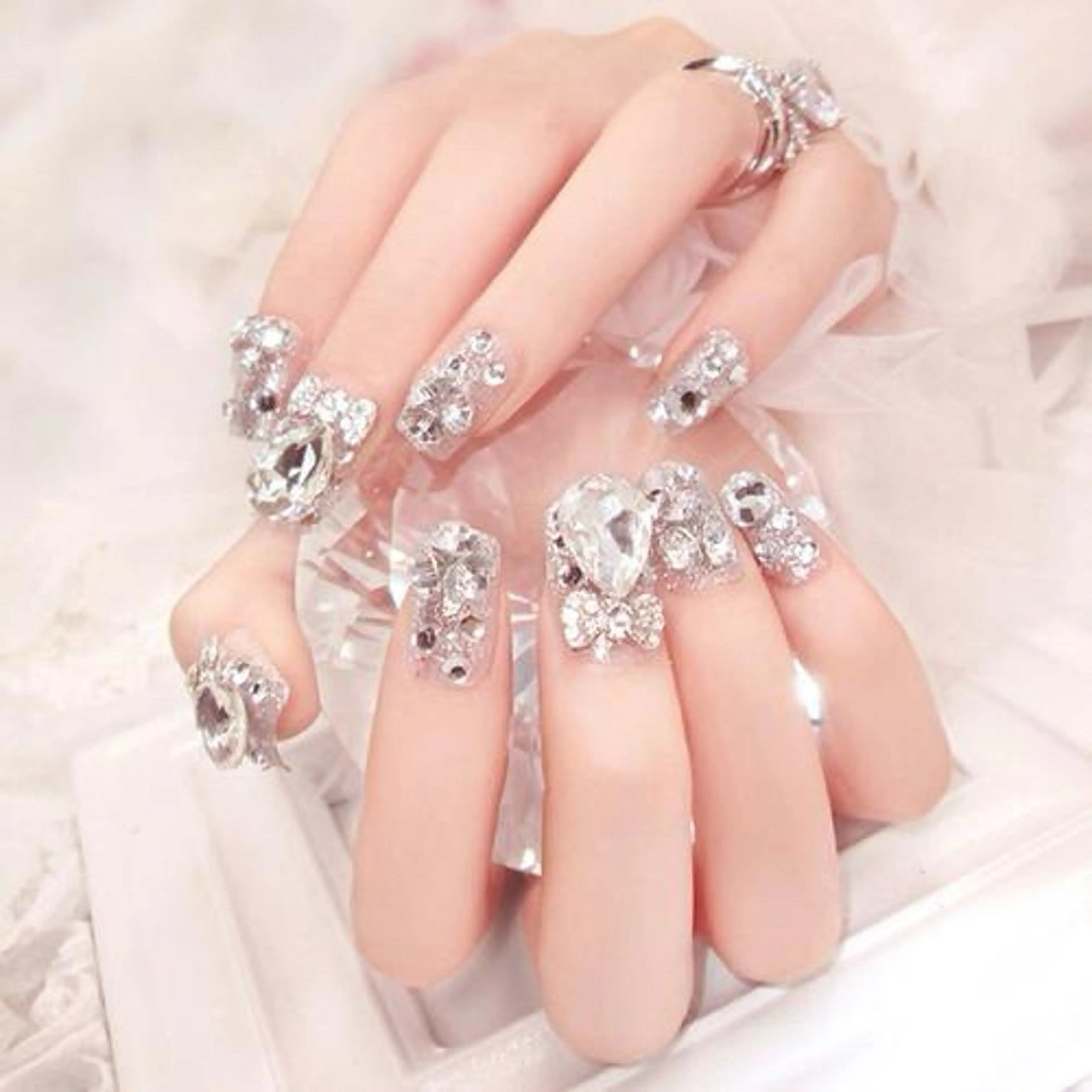 ネイル ハンドネイル 小方 サトミのネイルデザイン