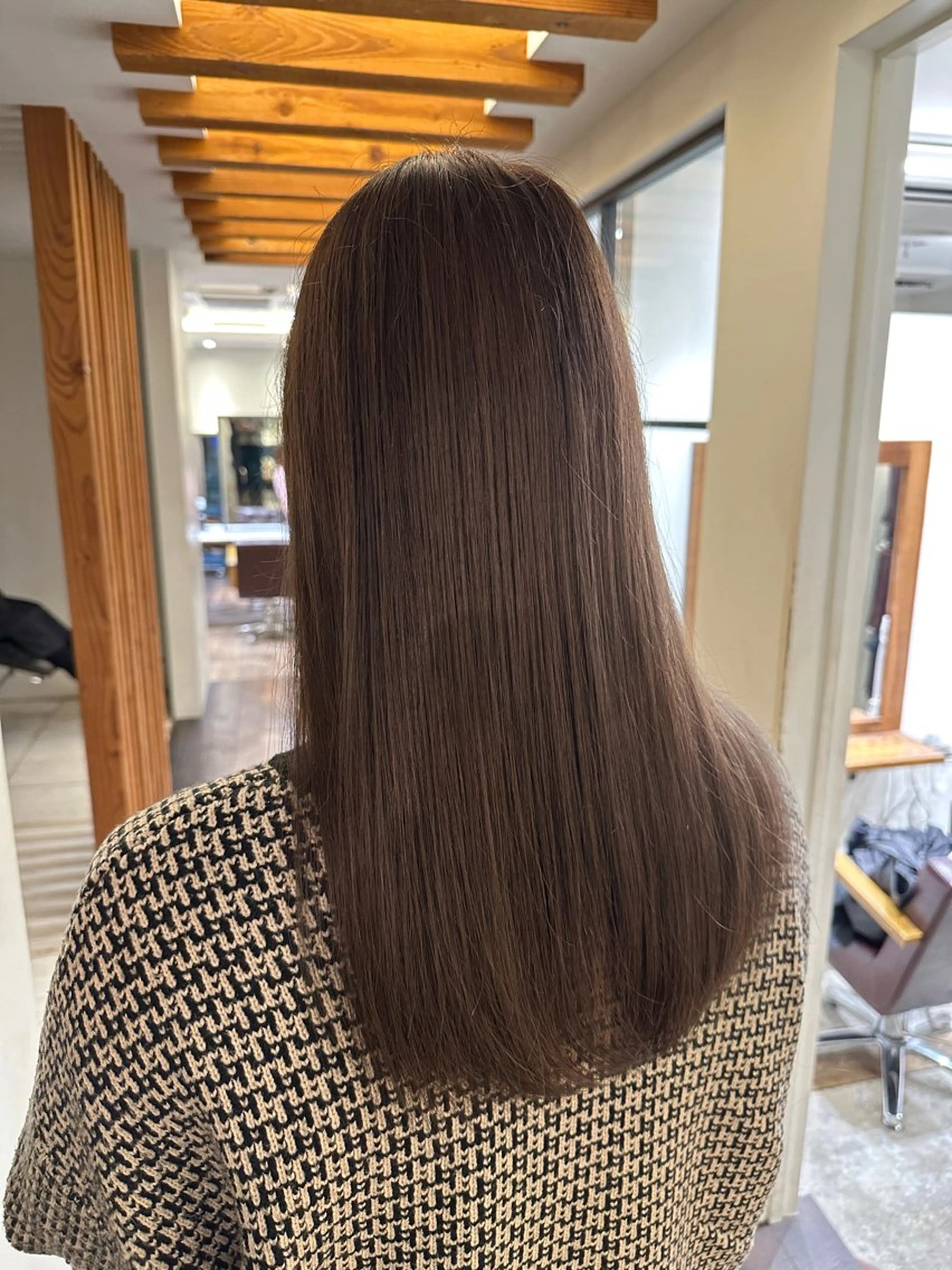 ロング カラー ベージュカラー ブリーチ ラベンダーカラー ヘアカラー トリートメント ヘッドスパ 安丸 結夏のヘアスタイル