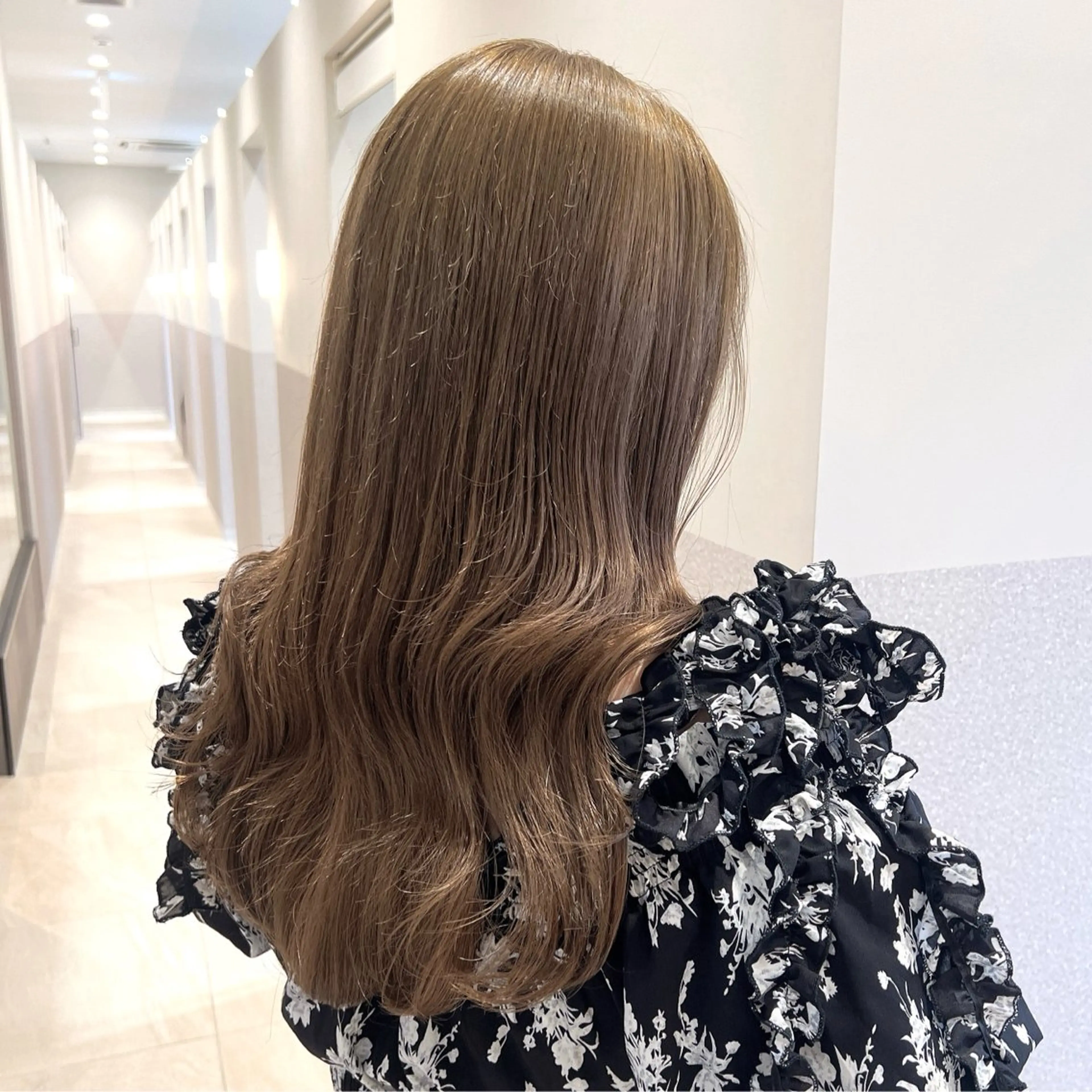 セミロング カラー カット ヘアカラー トリートメント 💖暖色・ハイトーン 🐈みおり💖のヘアスタイル