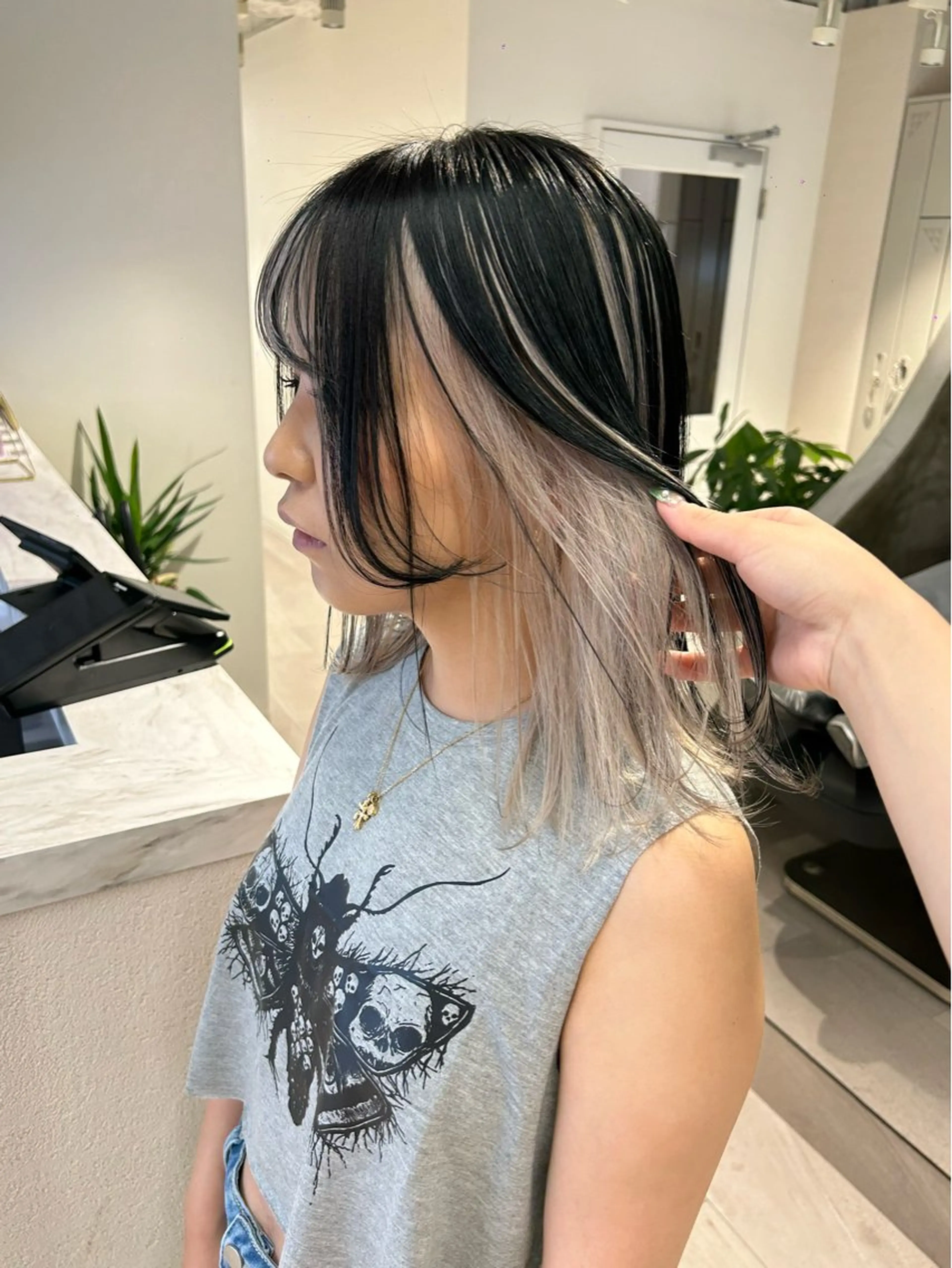 ミディアム ior北千住【イオール】所属・YU(ハイトーン/ ブリーチカラー)のヘアスタイル