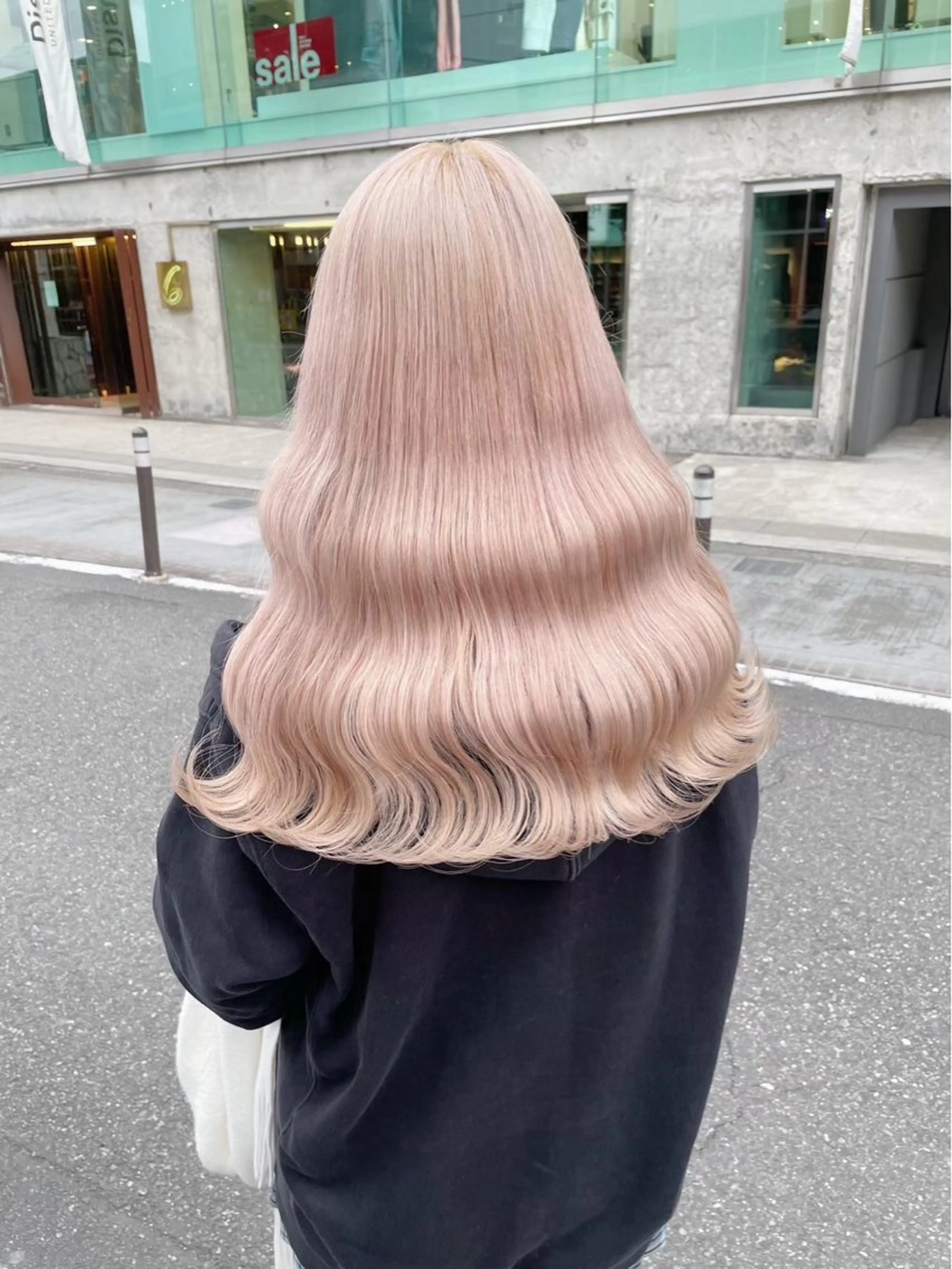 ロング カラー ヘアカラー TENSHO 原宿　ハイトーンのヘアスタイル