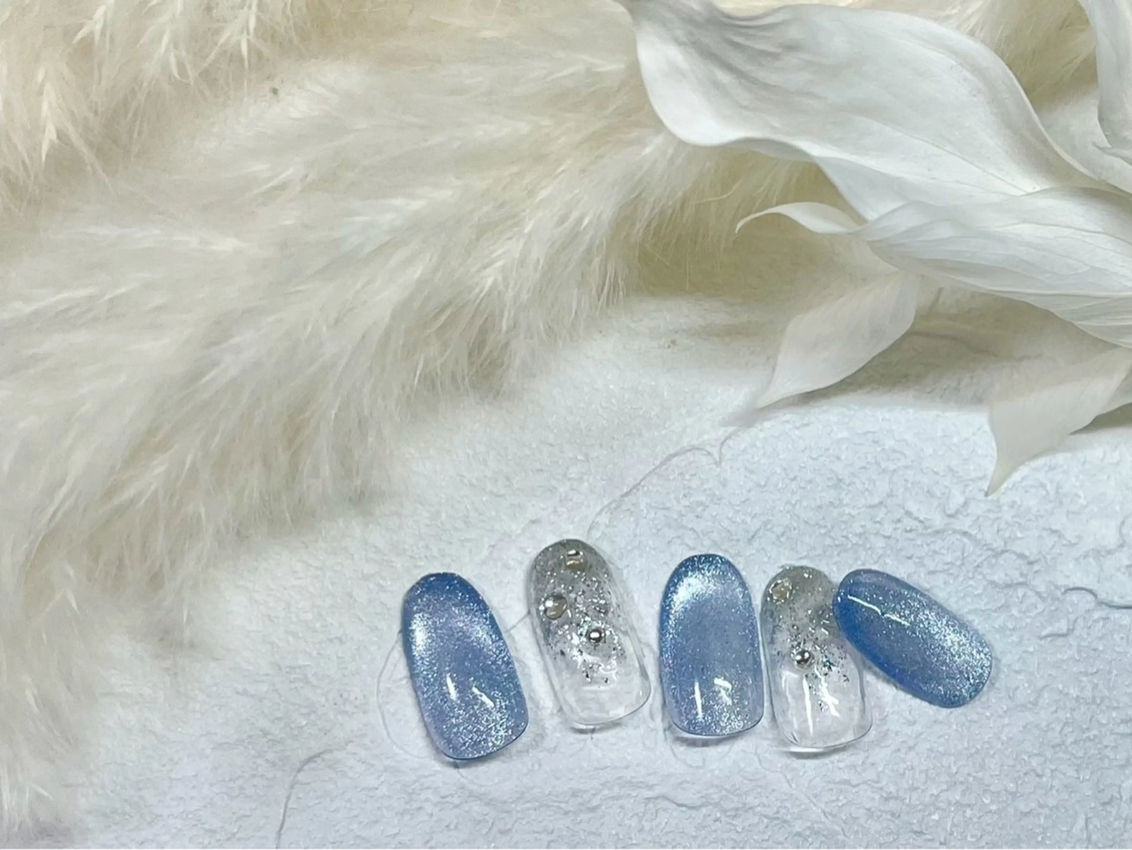 ネイル オーロラネイル ブルー フットネイル フレンチネイル ジェルネイル kiki nail たまプラーザのネイルデザイン