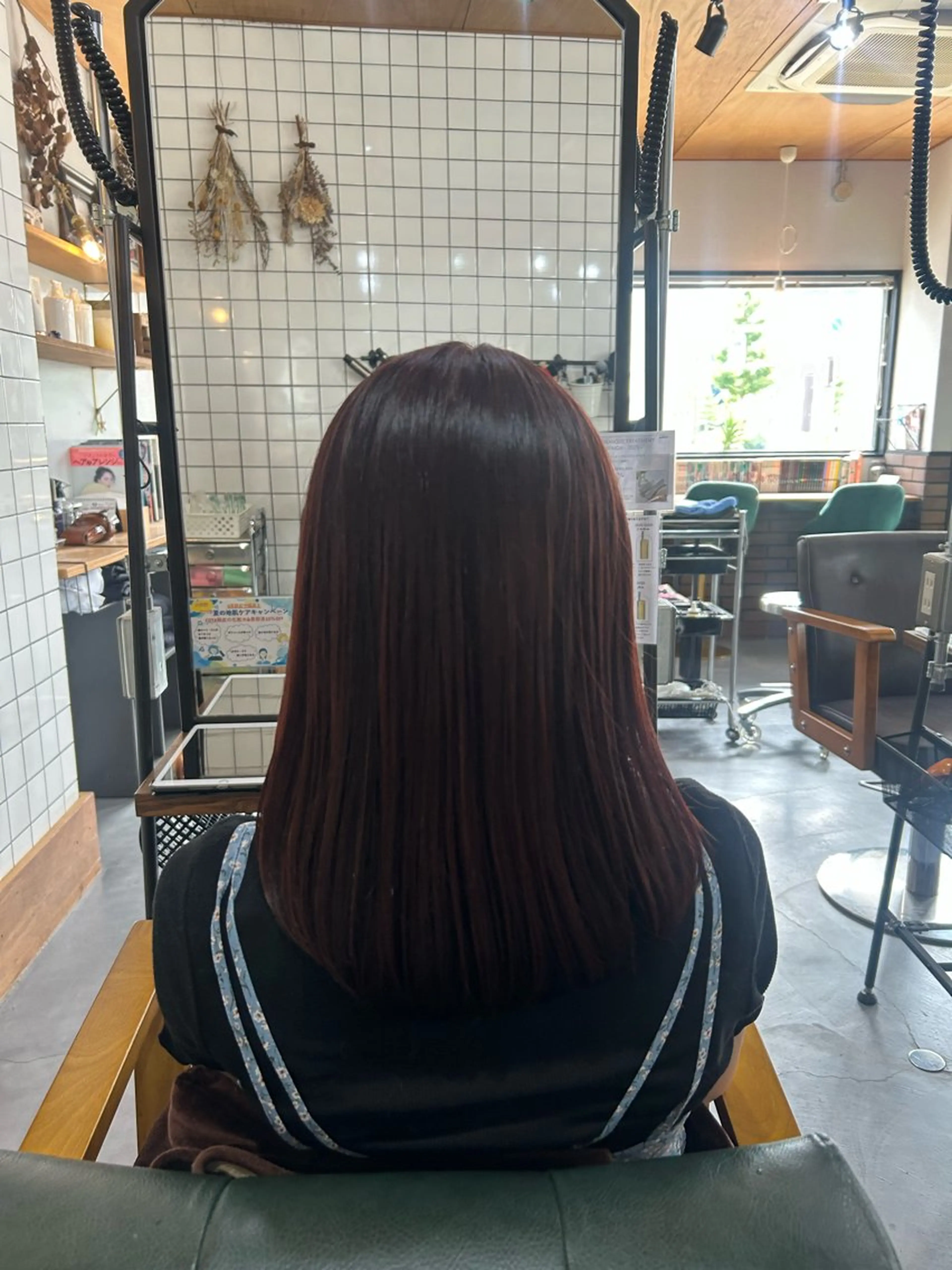 ミディアム ヘアカラー 倉本 美優のヘアスタイル