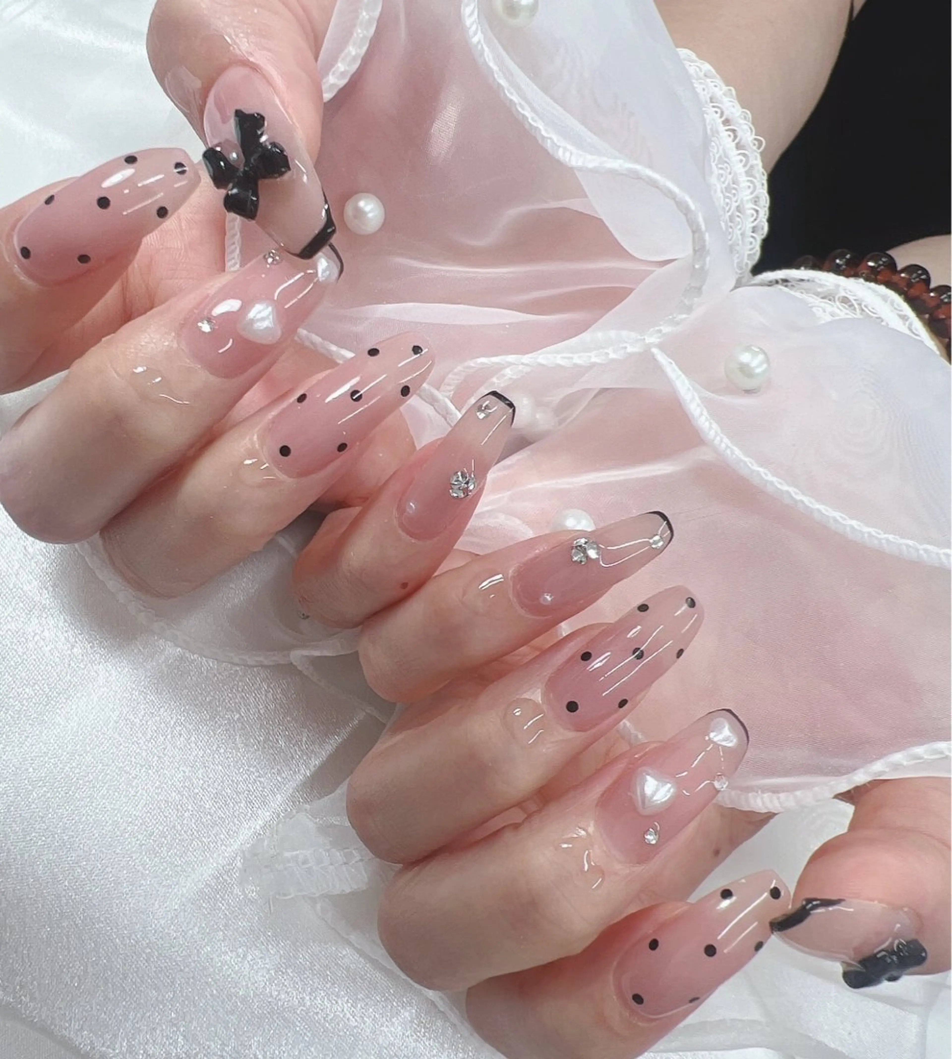 ネイル フレンチネイル リボン ハンドネイル bijou nails所属・bijou nails　蓮のネイルデザイン