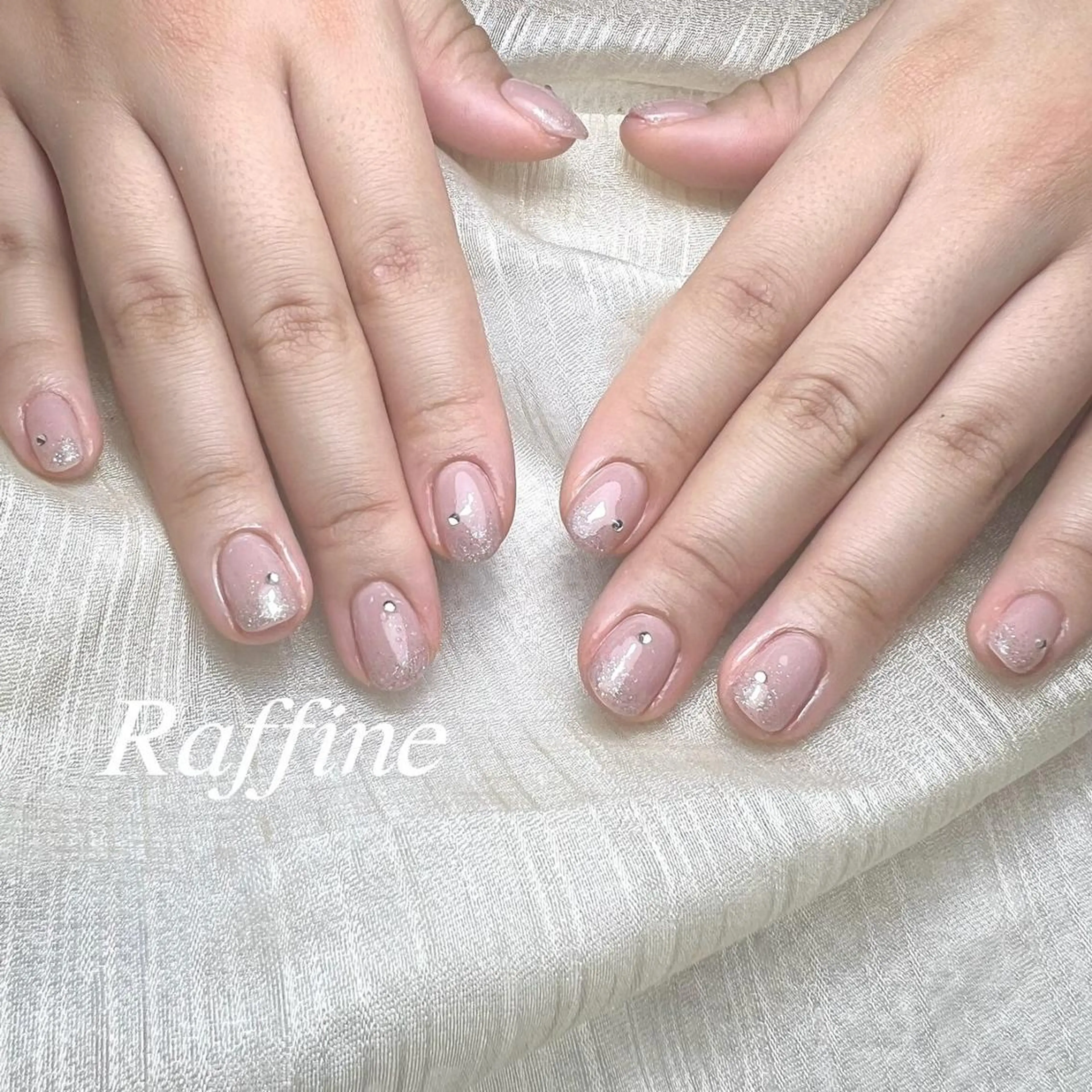 ネイル RAFFINE 月🦋🩵のネイルデザイン