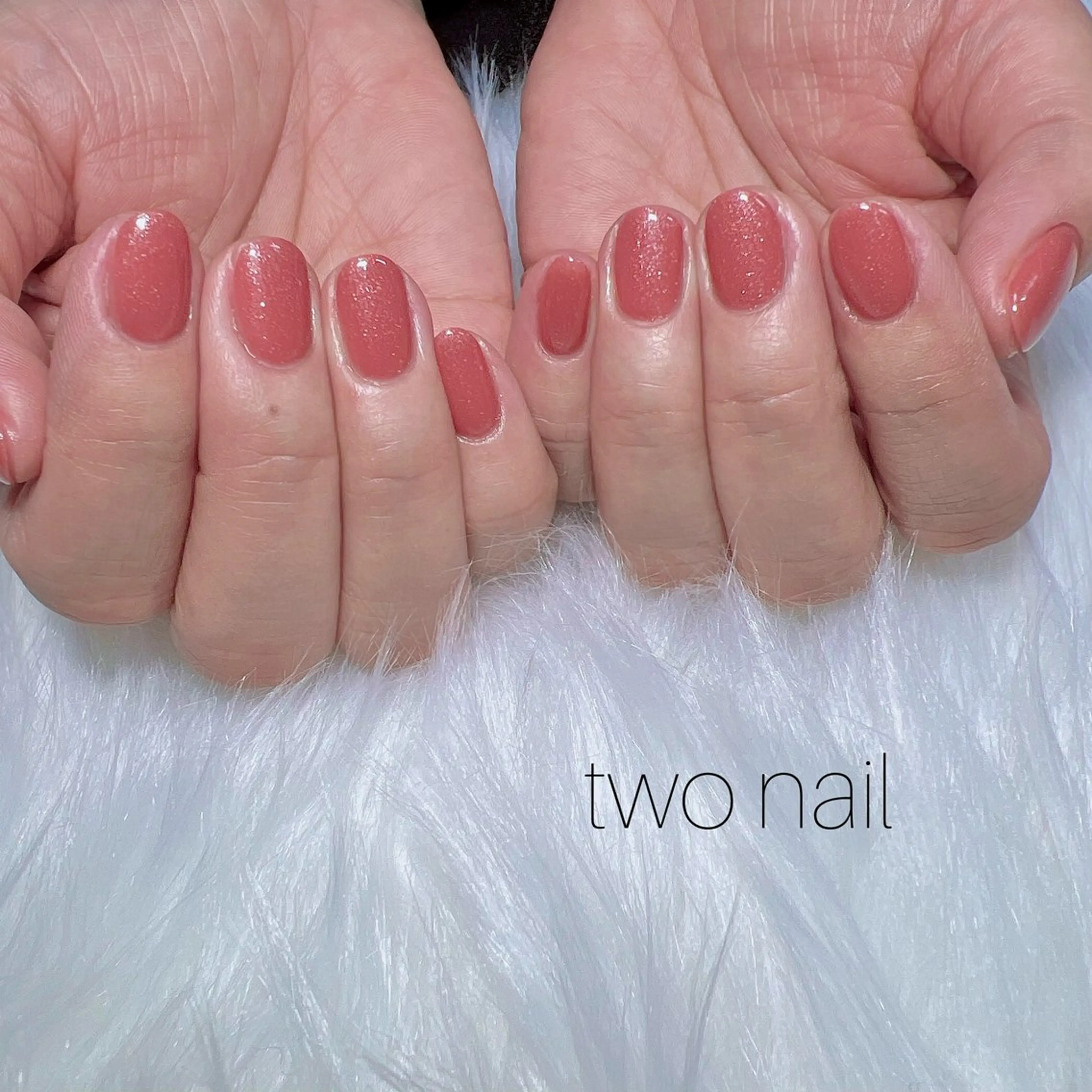 ネイル キラキラネイル ネイルチップ ホワイト ハンドネイル two nailのネイルデザイン