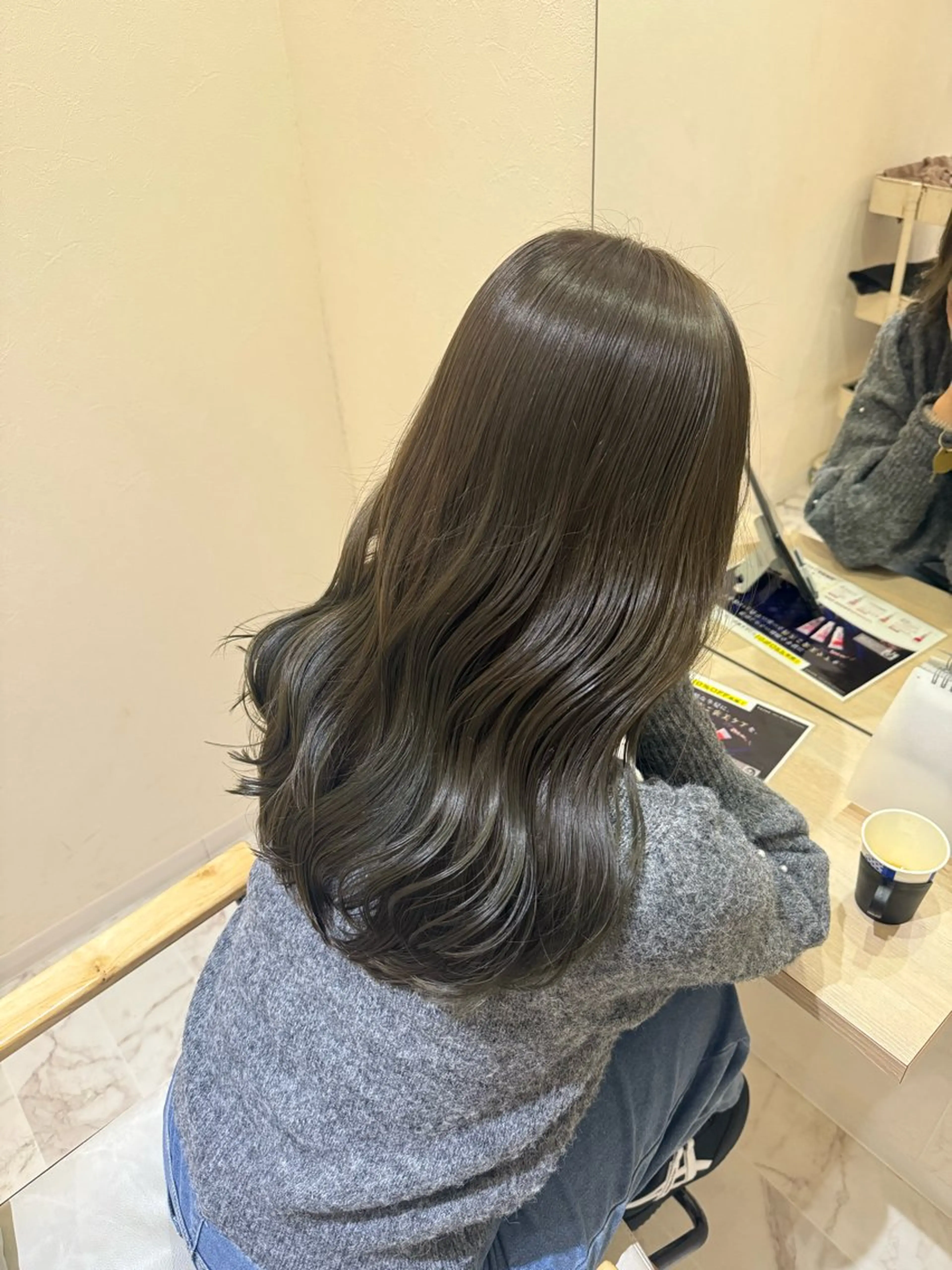 ロング カラー ベージュカラー ブリーチ ダブルカラー ブリーチなしカラー オリーブベージュ カット ヘアカラー トリートメント 【ボブ/透明感カラー 】🎀上村美緒🎀のヘアスタイル