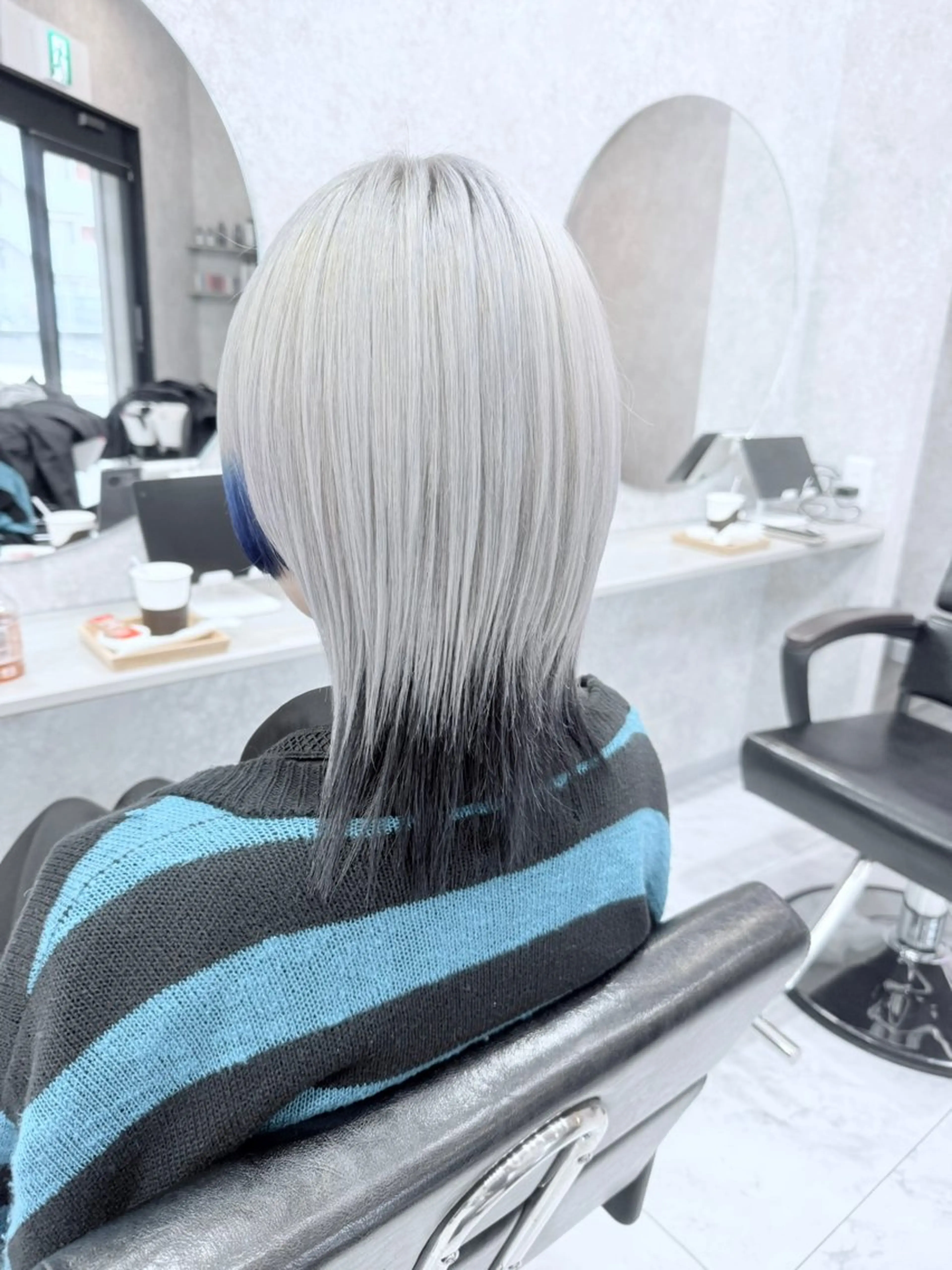 ミディアム カラー 🌈派手髪ハイトーン 🌈鈴木亮太🌈のヘアスタイル