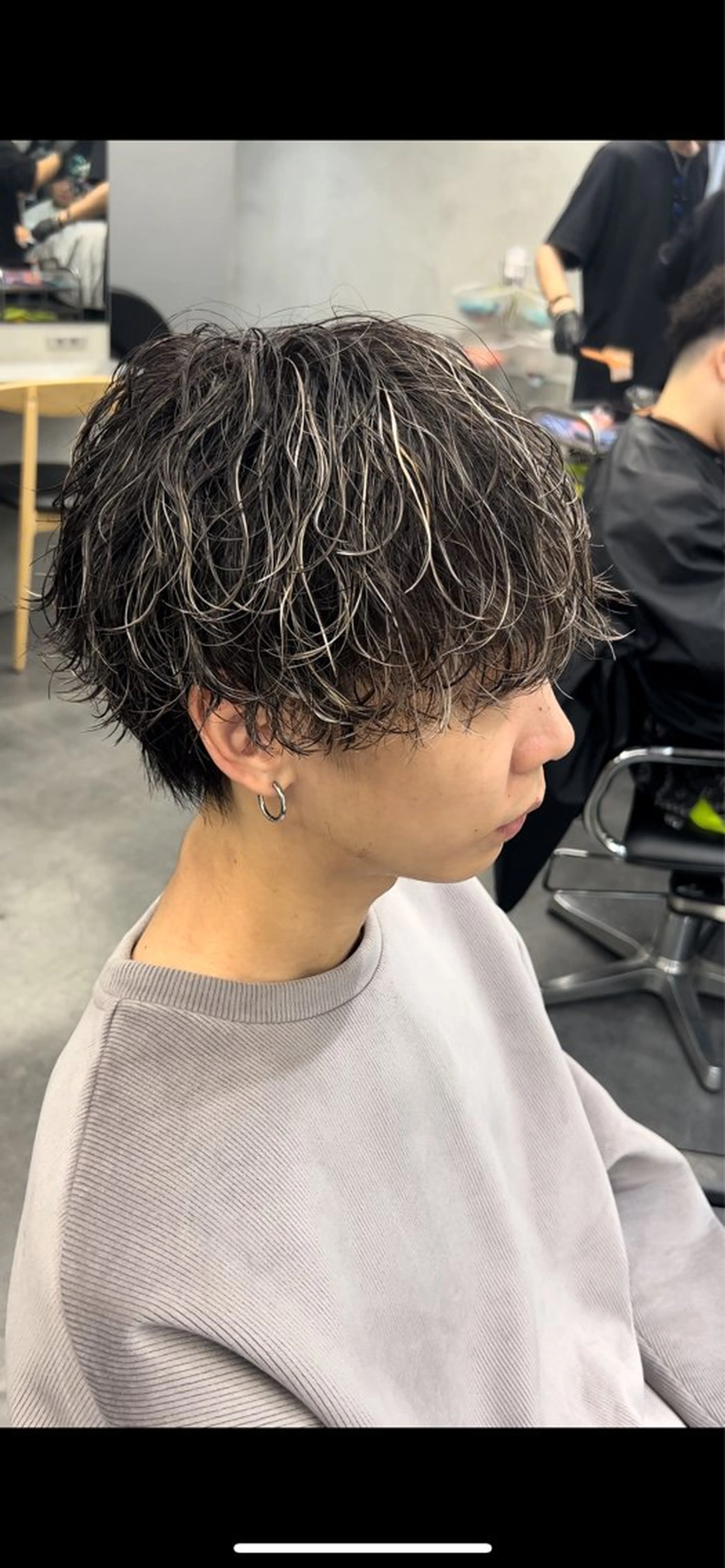 カラー メンズ メンズハイライト ハイライトカラー fifth リュウセイのヘアスタイル