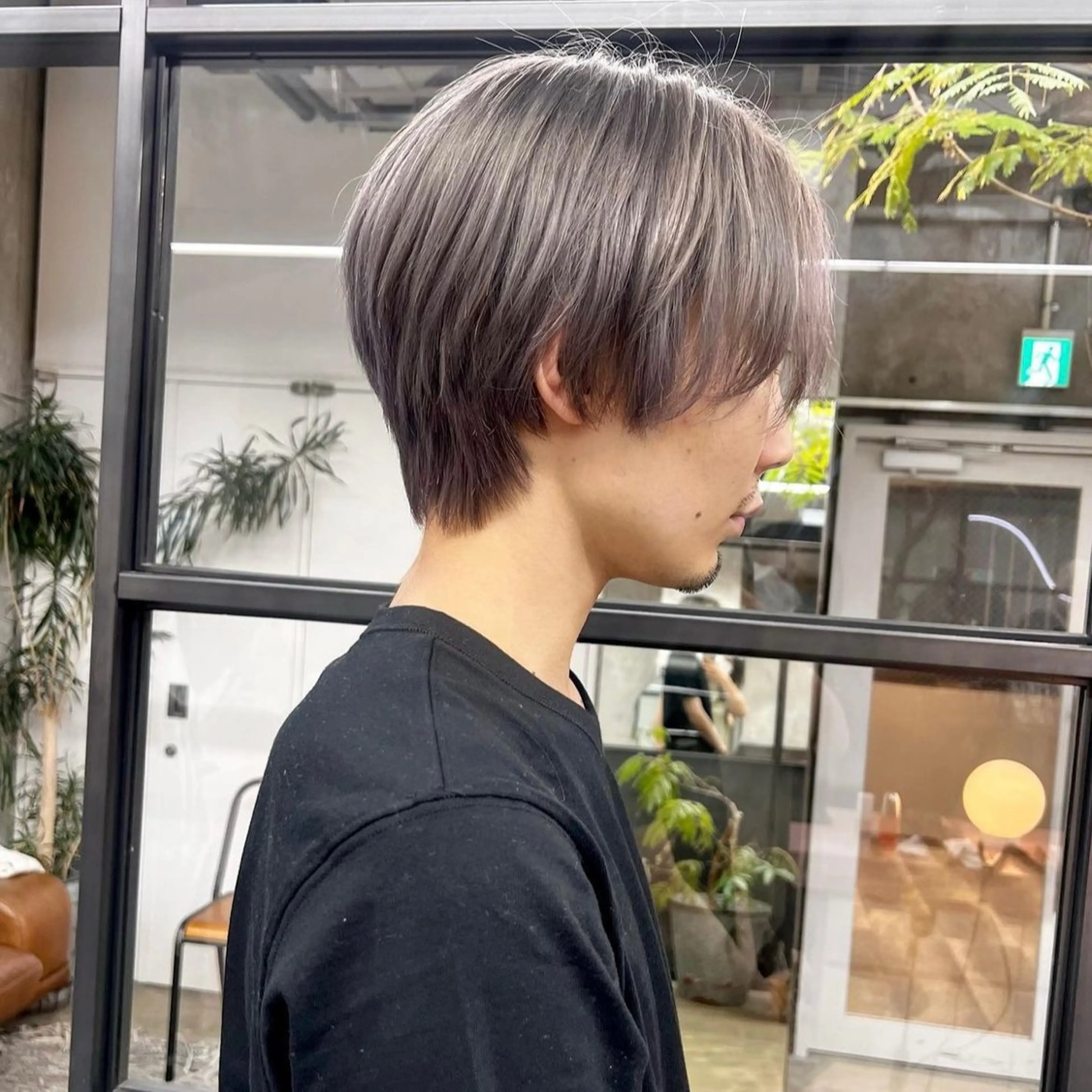 カラー メンズ センターパート グレージュ シルバー シルバーグレージュ カット ヘアカラー 韓国 /男女🆗 細江　美紅のヘアスタイル