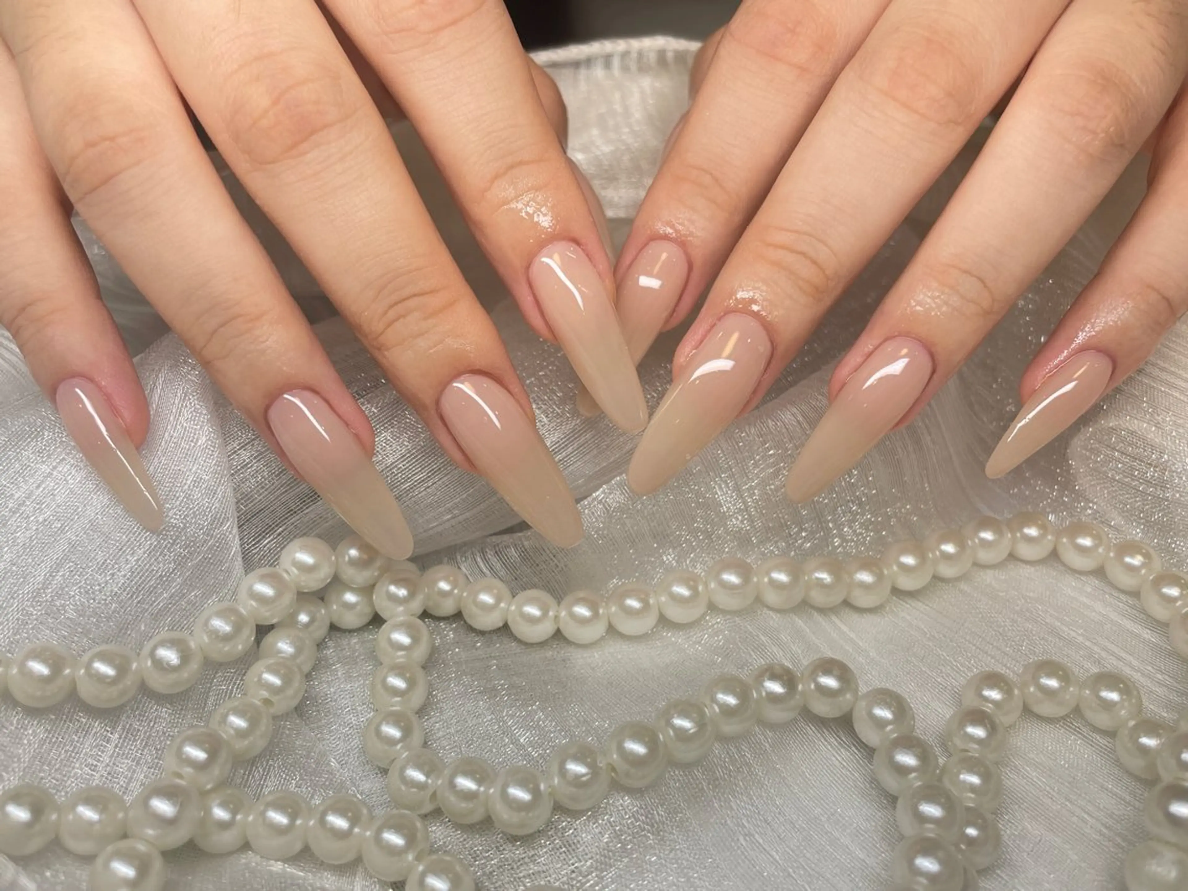 ネイル 長さ出し フットネイル フレンチネイル ジェルネイル ガラスフレンチ ハンドネイル ハンドケア More Glam渋谷店のネイルデザイン