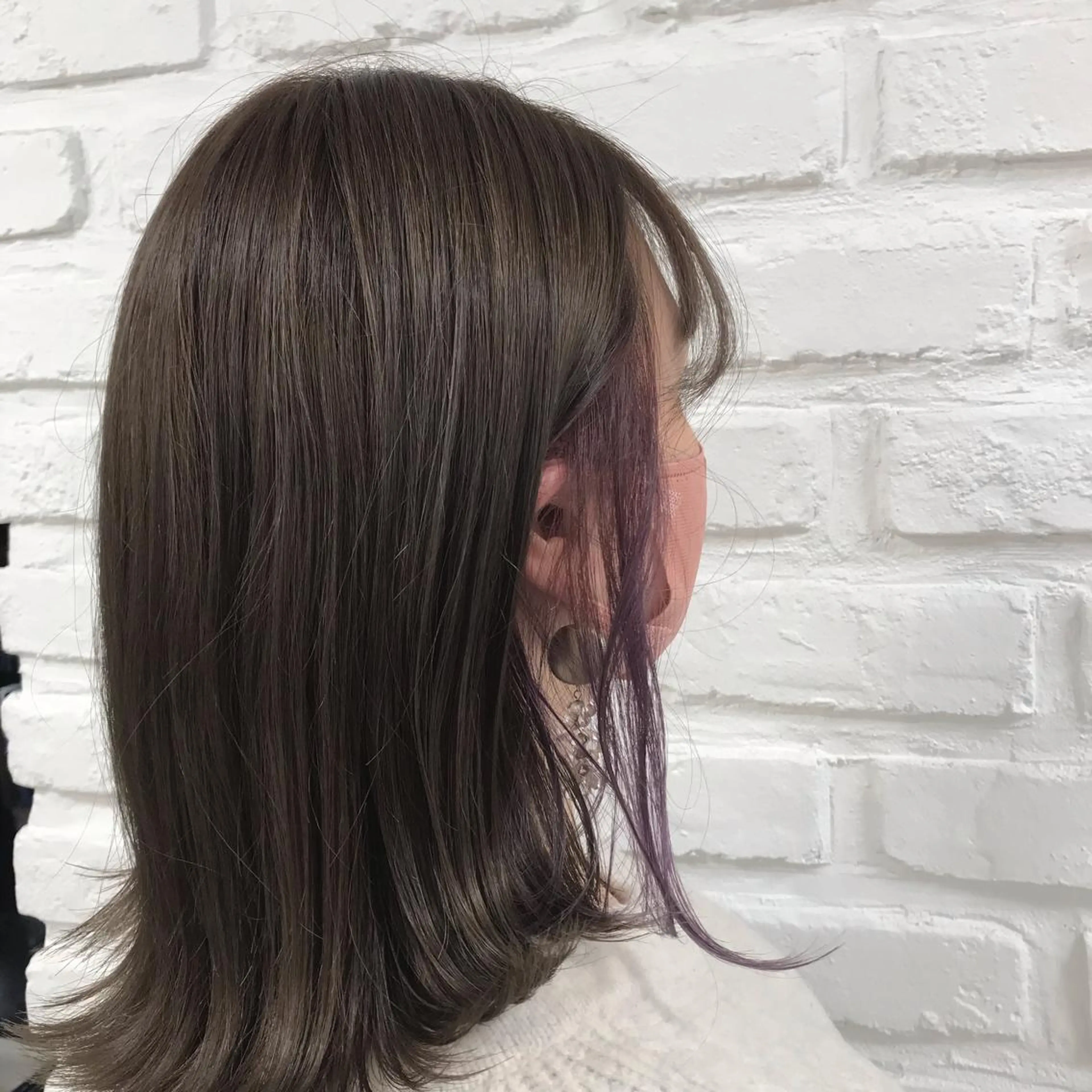 セミロング カラー ベージュカラー 透明感カラー イヤリングカラー ラベンダーカラー ラベンダーベージュ ヘアカラー トリートメント 暖色カラー🌹 中山由梨のヘアスタイル