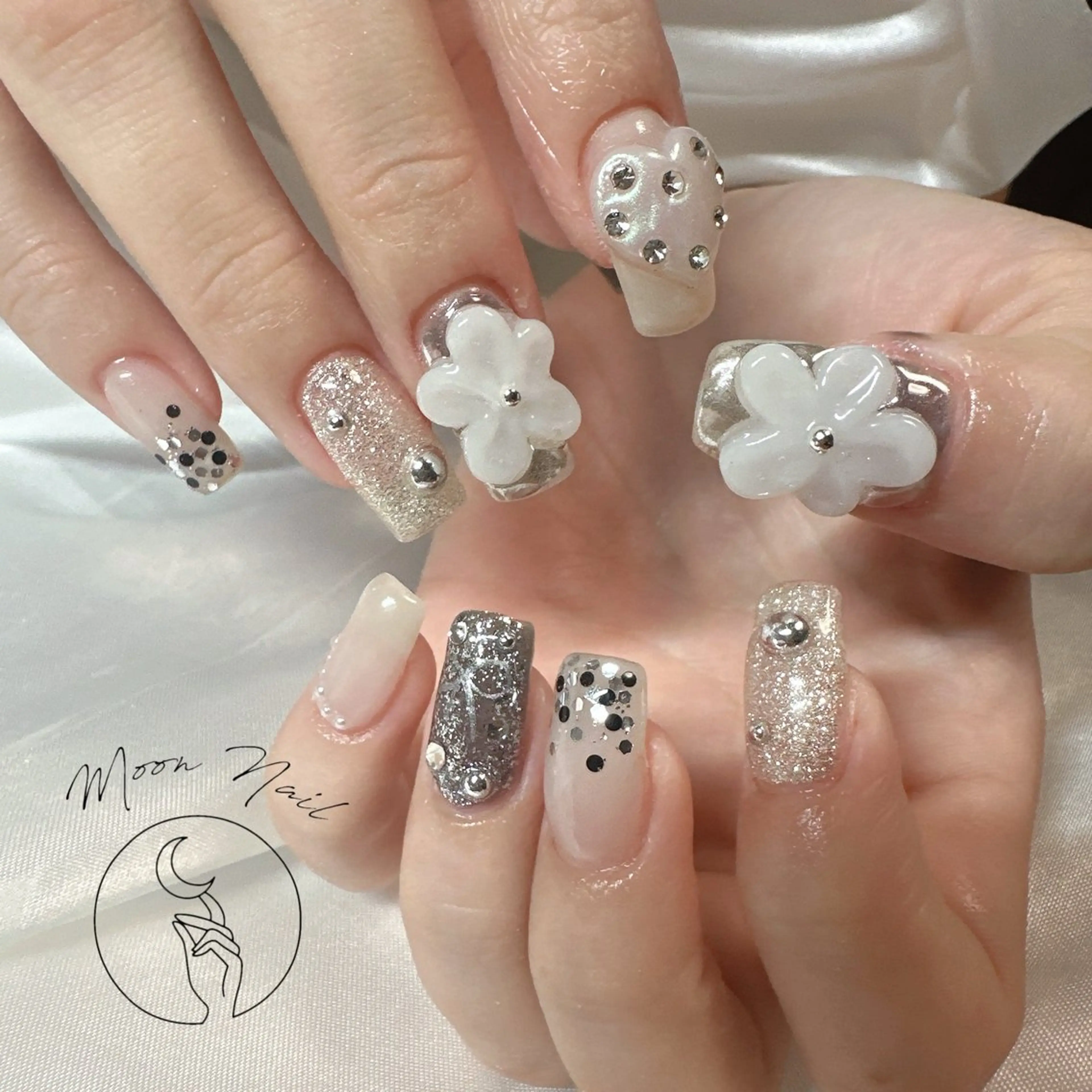 ネイル Moon  Nail /栄　大須のネイルデザイン