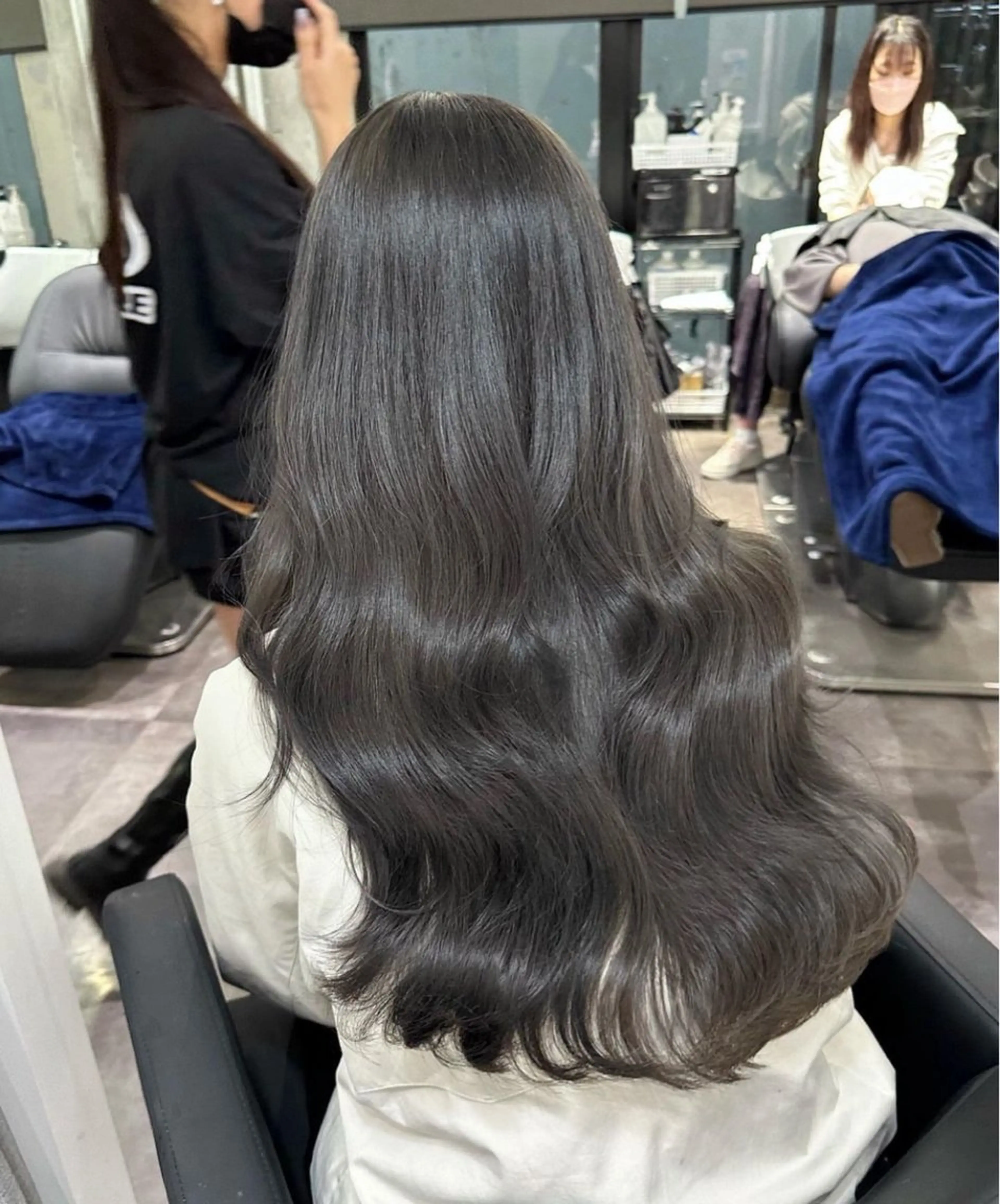 ロング カラー ヘアアレンジ ブラウンカラー 透明感カラー ダークブラウン 韓国風レイヤーカット 艶カラー🫧菊池のヘアスタイル