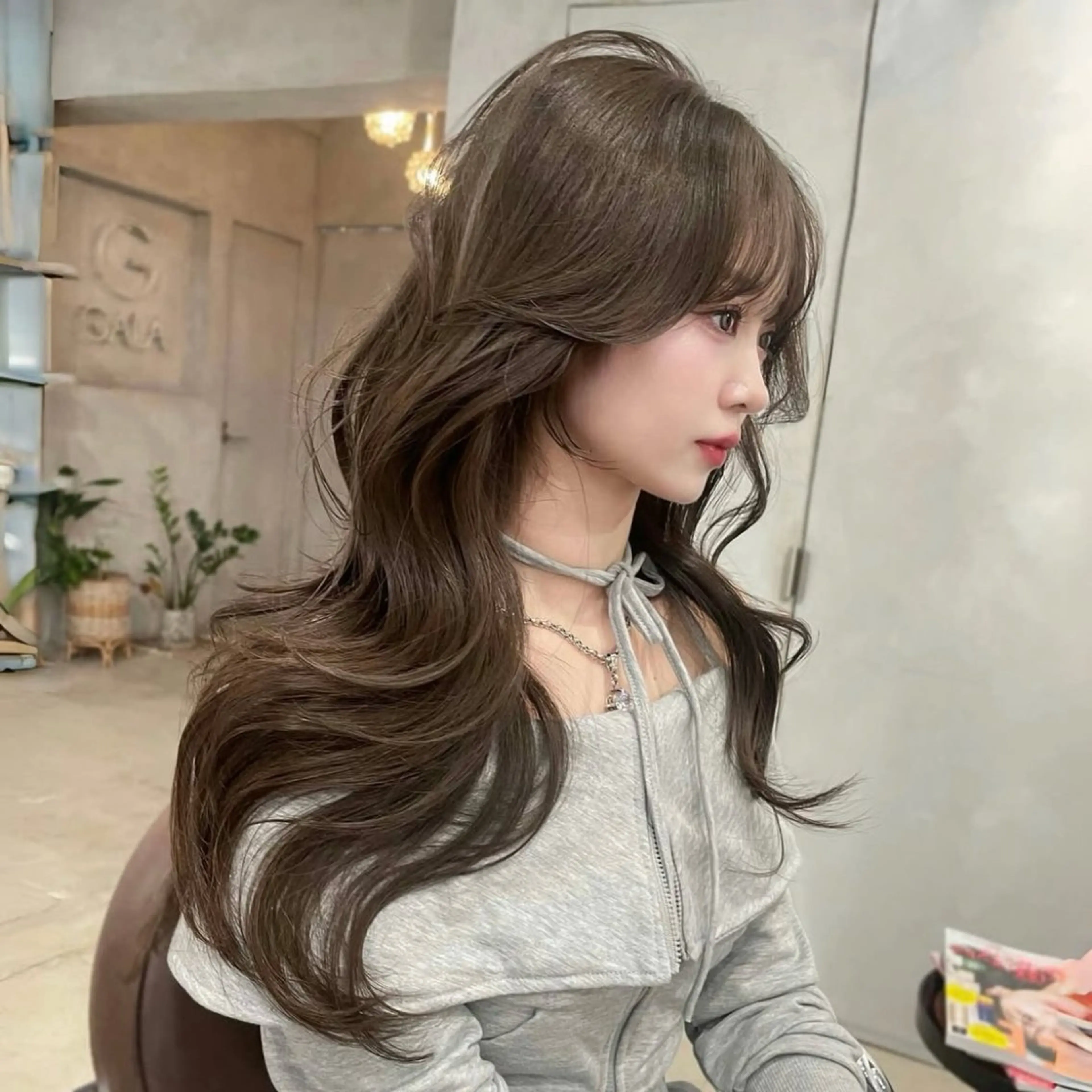 ミディアム カラー ブリーチ ケアカラー グレージュ レイヤーカット モテ韓国ヘア/ レイヤー🤍RIKAのヘアスタイル