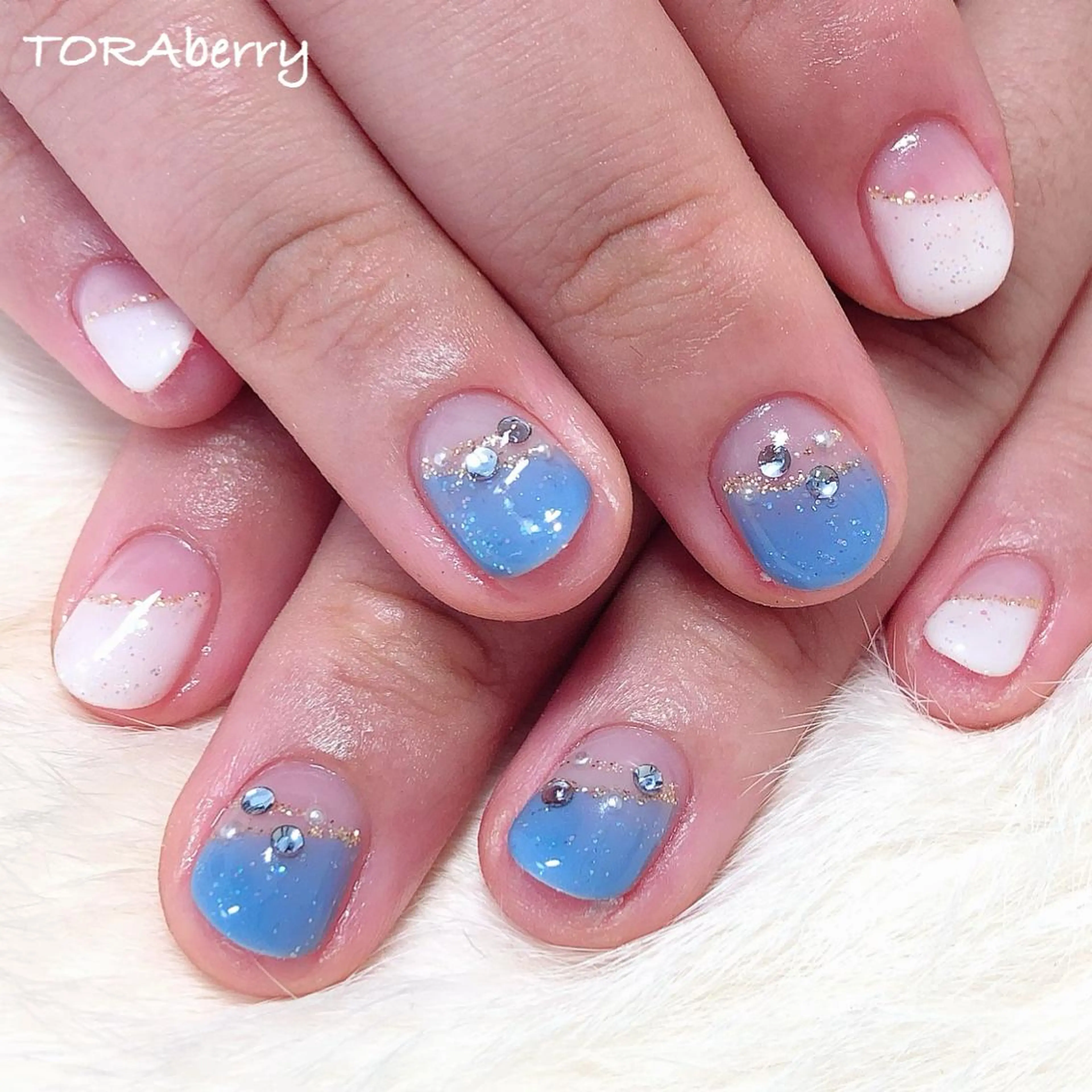 ネイル フレンチネイル 斜めフレンチ ハンドネイル ネイリスト なつみのネイルデザイン