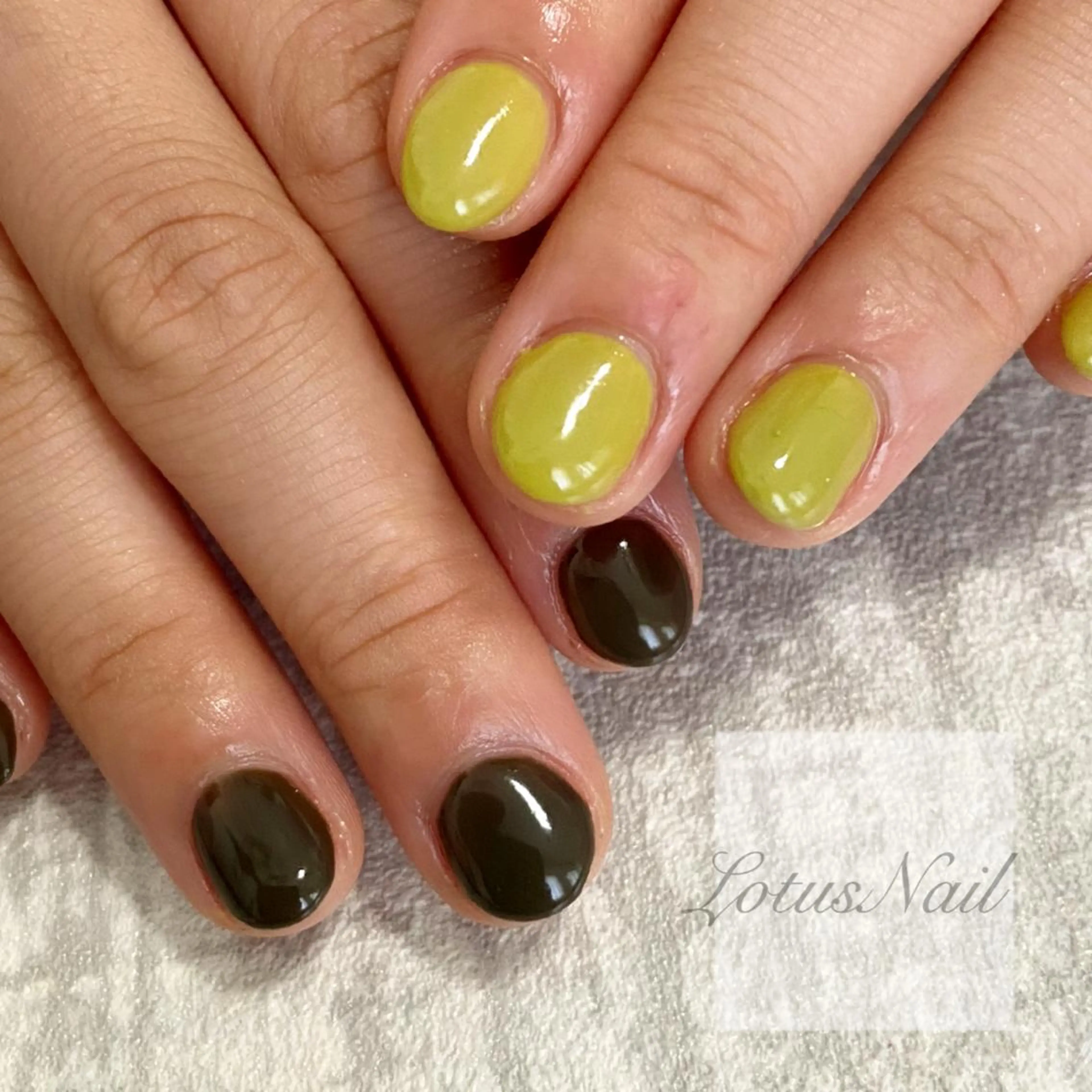 ネイル アートネイル ラメ(グリッター) ワンカラーネイル ストーンネイル ハンドネイル Lotus Nailのネイルデザイン