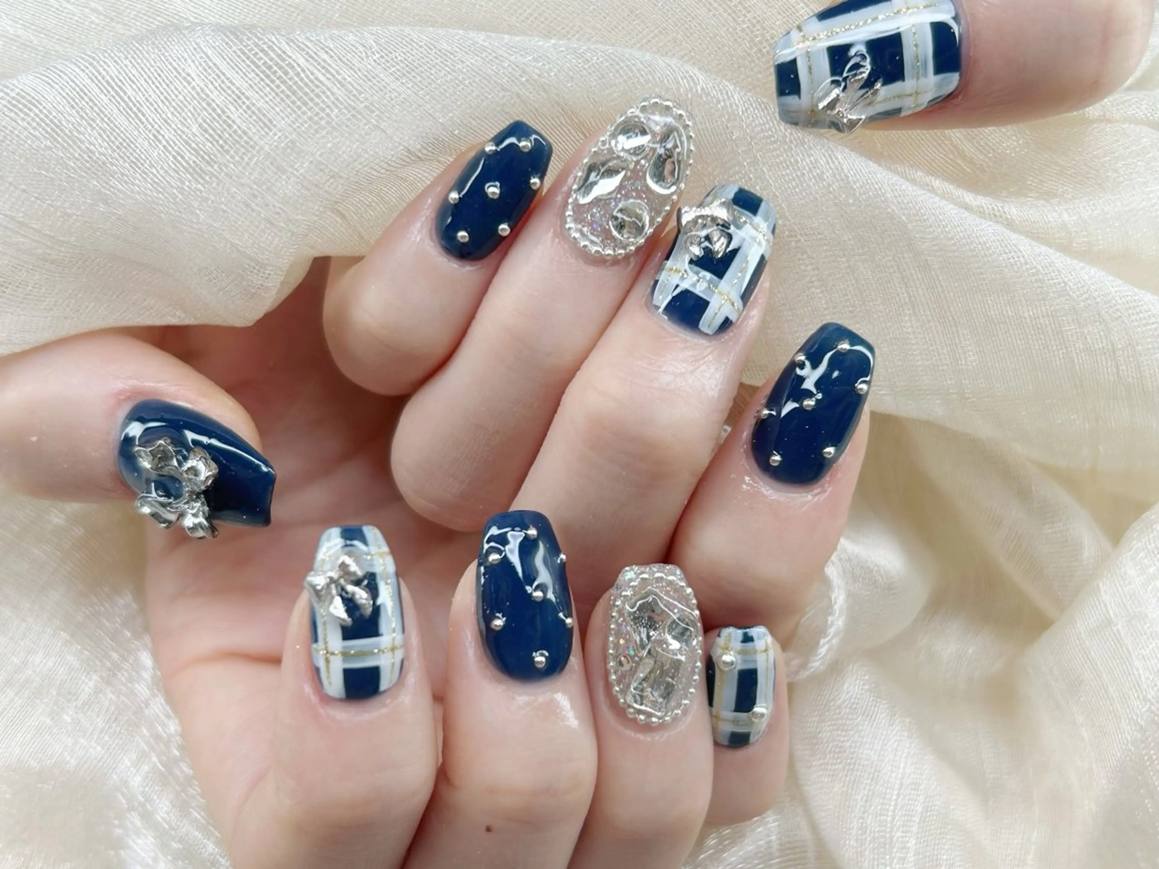ネイル アートネイル 成人式 長さ出し フットネイル マグネットネイル ハンドネイル Lino Nailのネイルデザイン