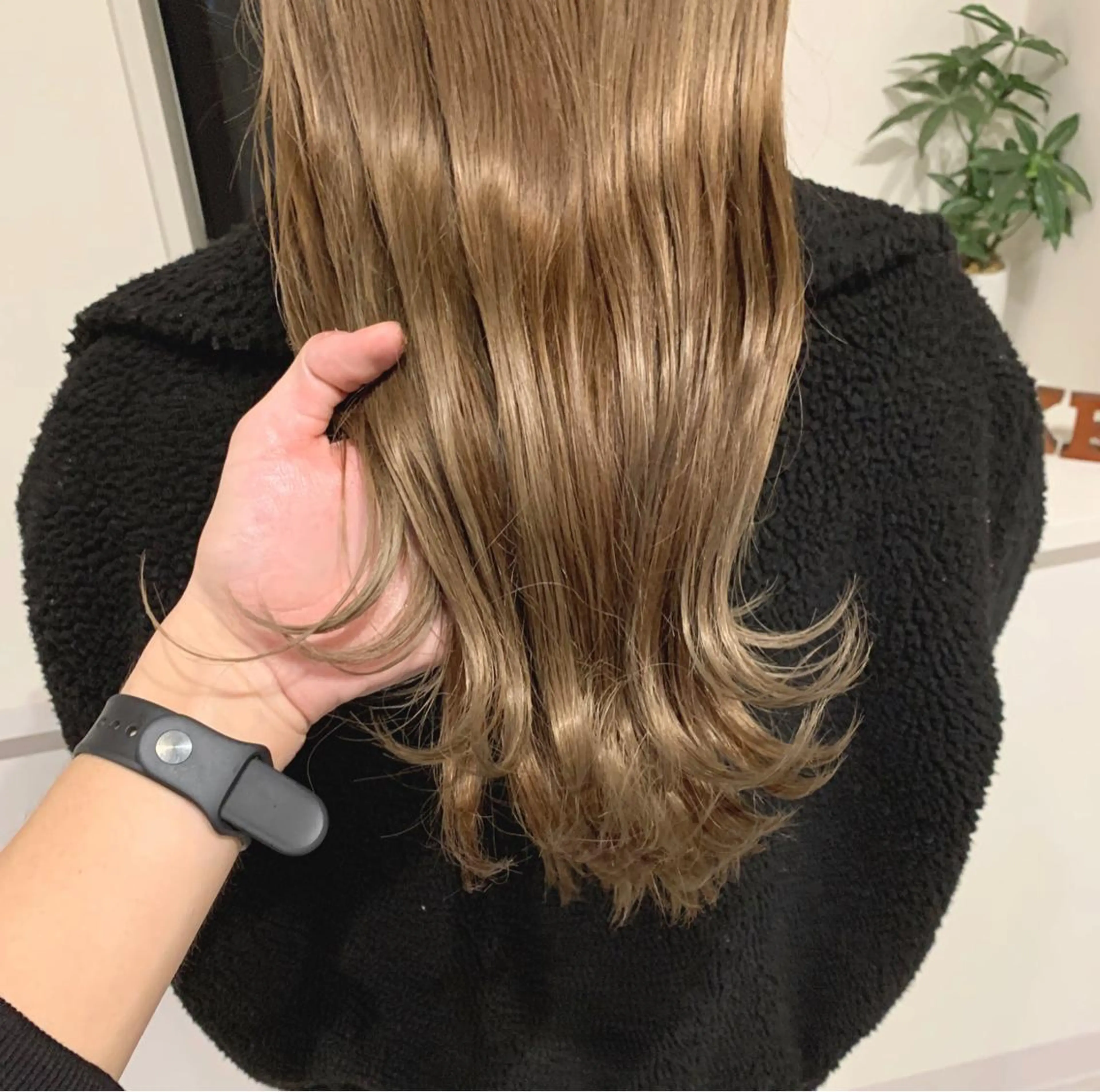 ミディアム カラー ベージュカラー ブリーチ ミルクティーベージュ 清水 亮太/赤み消しカラーのヘアスタイル