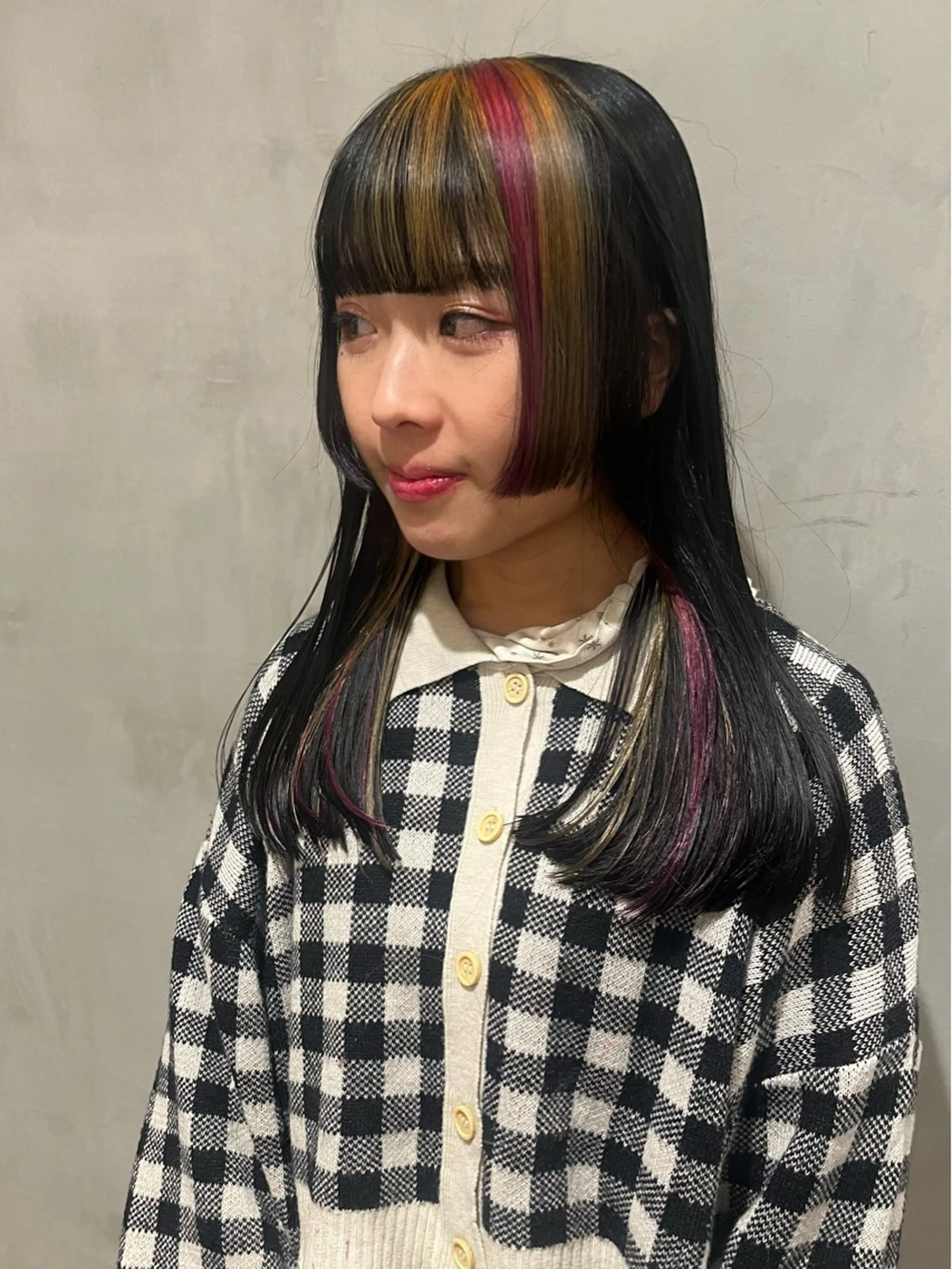 セミロング カラー ブリーチ ピンクカラー イエローカラー 暖色🍒姫カット🎀 オタク特化🎀ゆうなのヘアスタイル