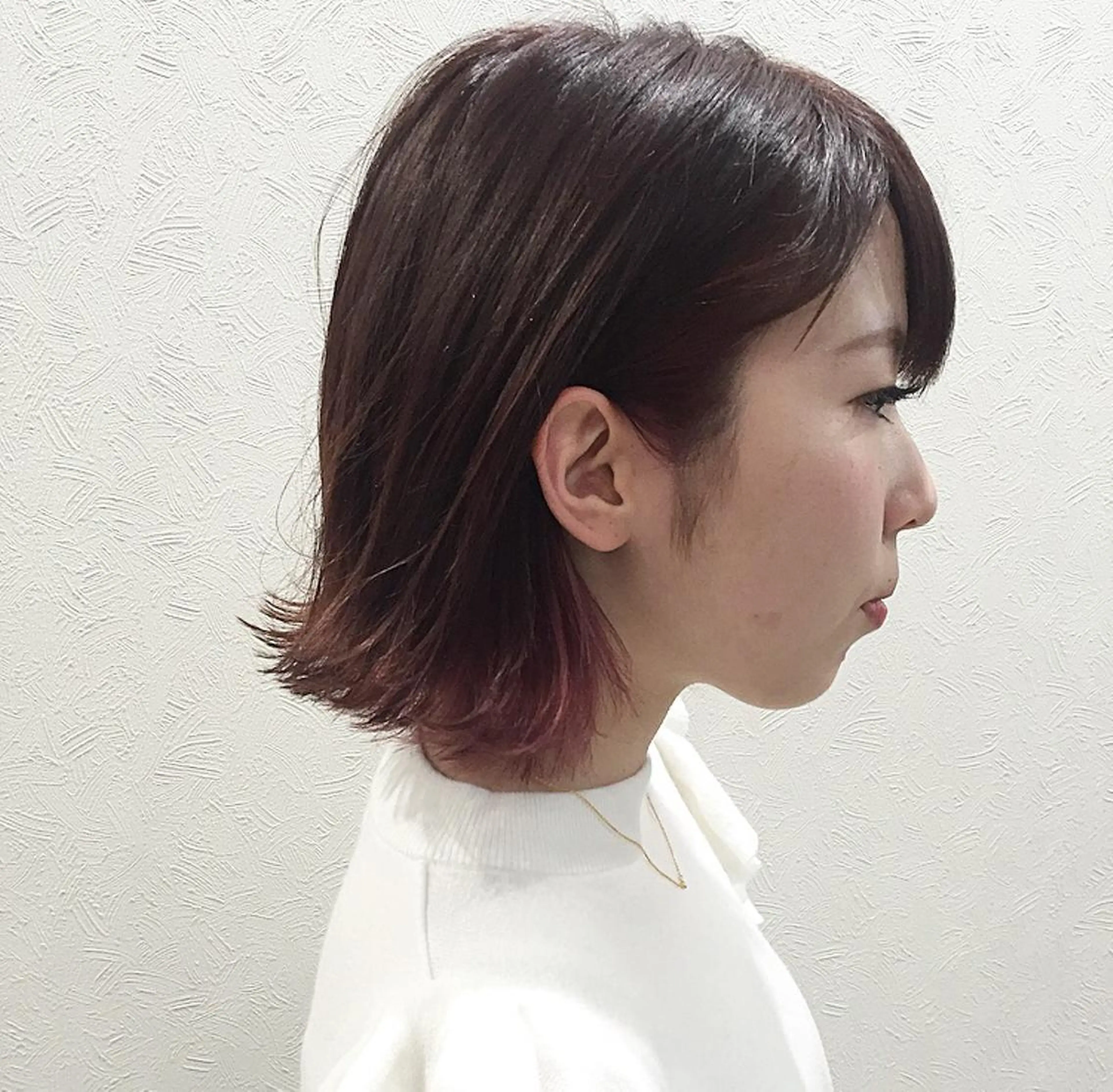 ミディアム カラー ピンクカラー 岩田 萌那のヘアスタイル