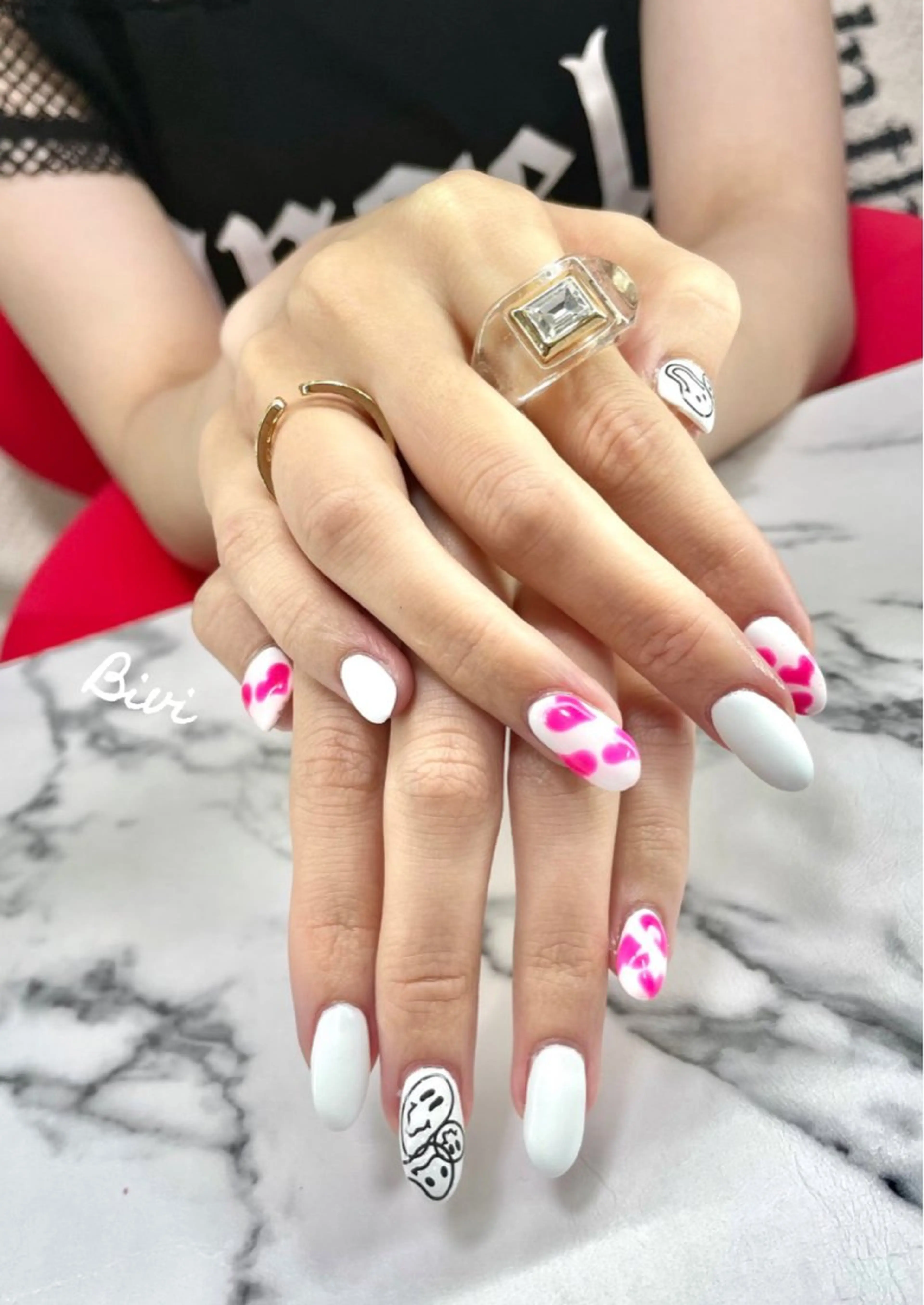 ネイル アートネイル フラッシュネイル ラメ(グリッター) 持ち込み シルバー ハンドネイル ハンドケア ♡Bivi♡自爪に 優しいネイルサロンのネイルデザイン