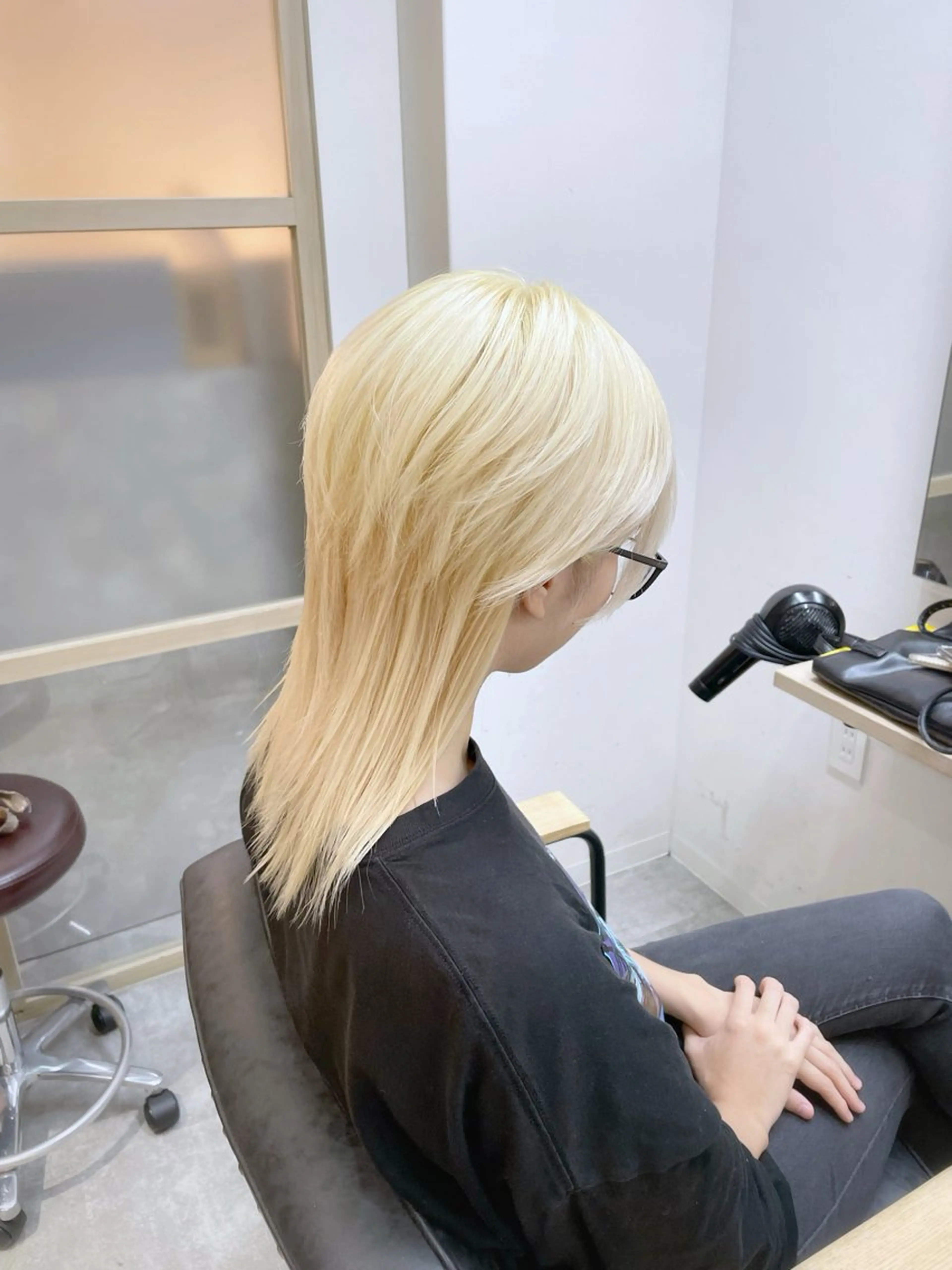 ミディアム カラー メンズ メンズウルフカット ブロンド ウルフカット カット ヘアカラー トリートメント EMANON新宿南口所属・🦄中性ウルフ ☁️Shiori🦄のヘアスタイル