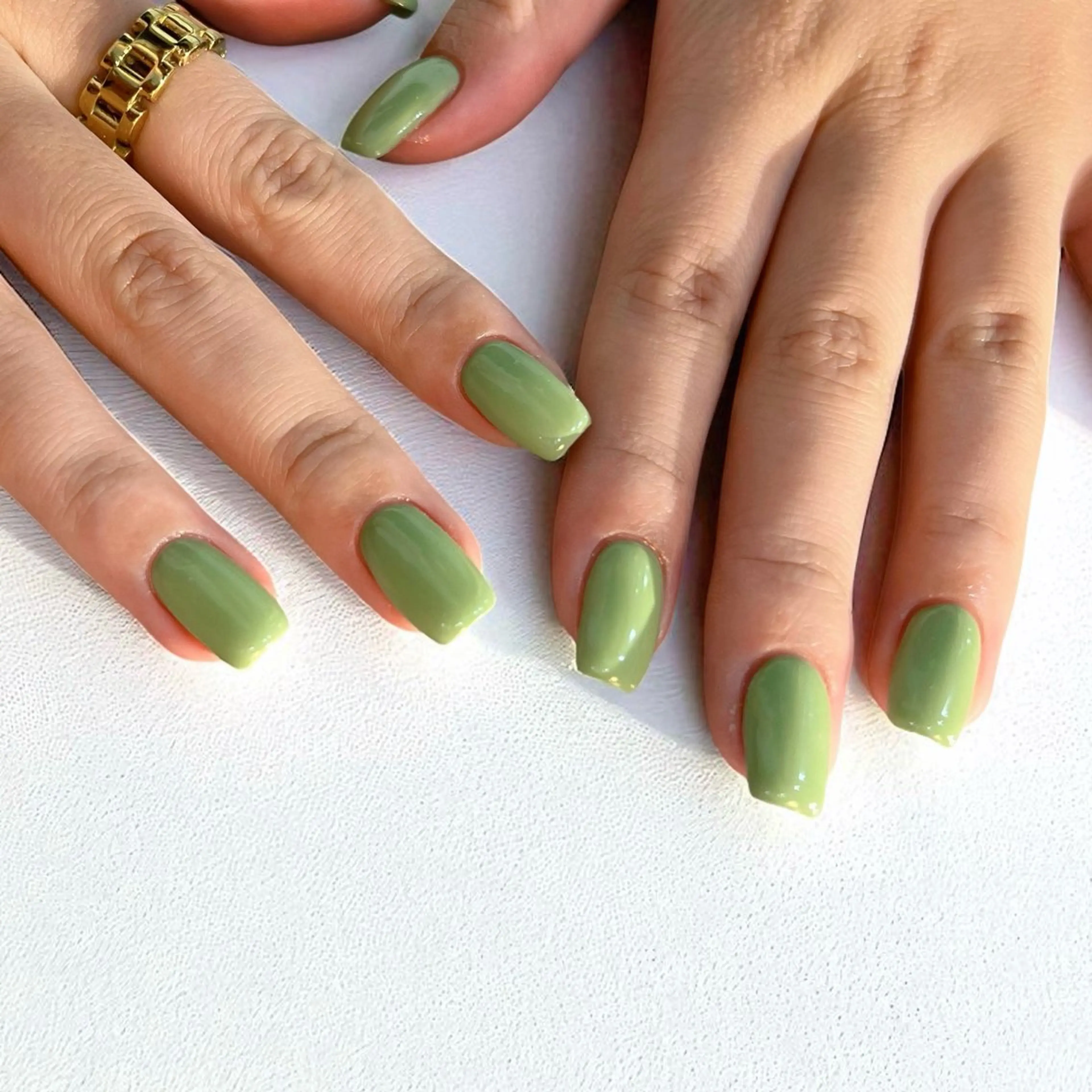 ネイル ジェルネイル ハードジェル ハンドネイル ハンドケア nail salon　Natural Cure所属・平井 彩香のネイルデザイン