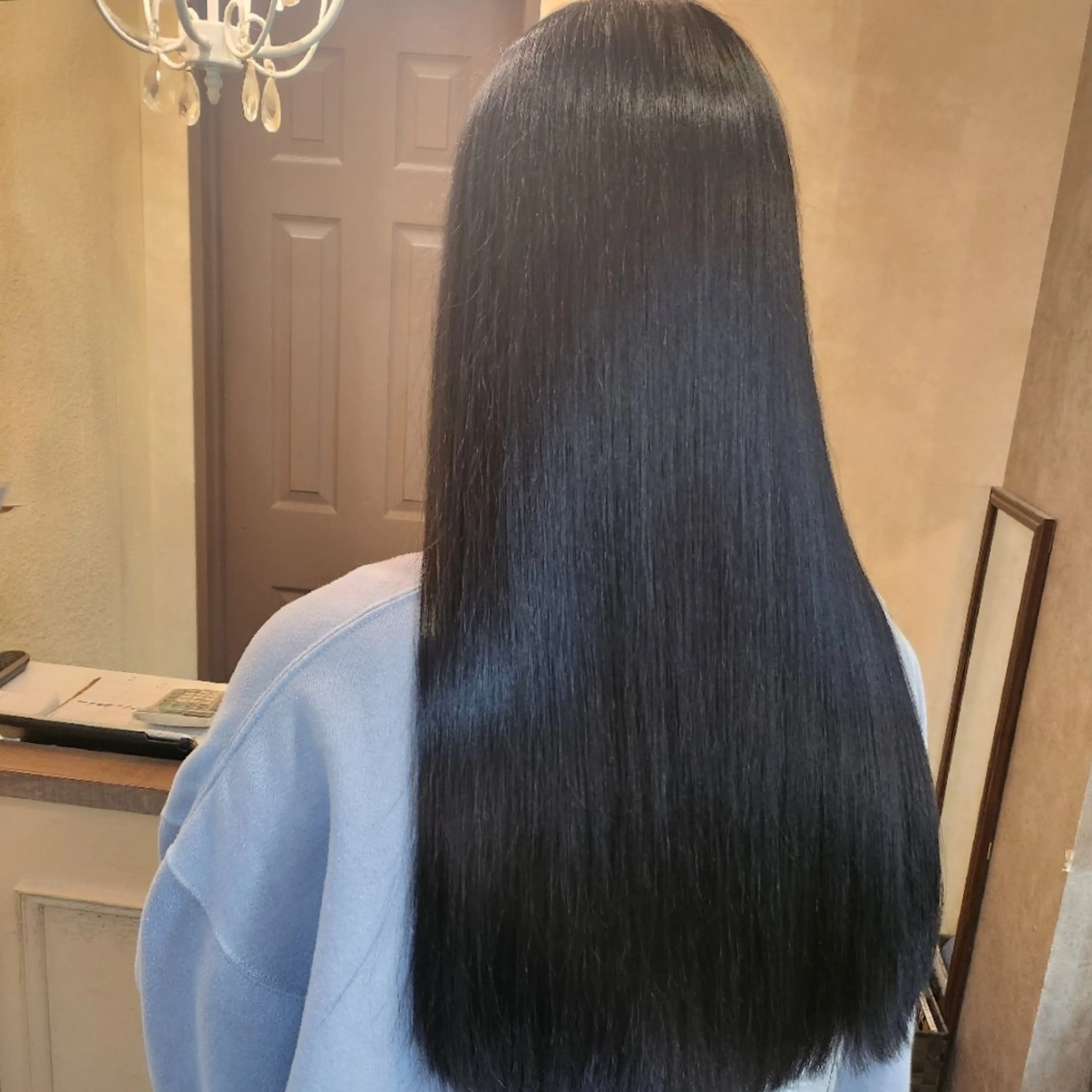 ロング カラー 黒髪 ブルーカラー ブルーブラック ヘアカラー トリートメント 田井中 悠紀のヘアスタイル