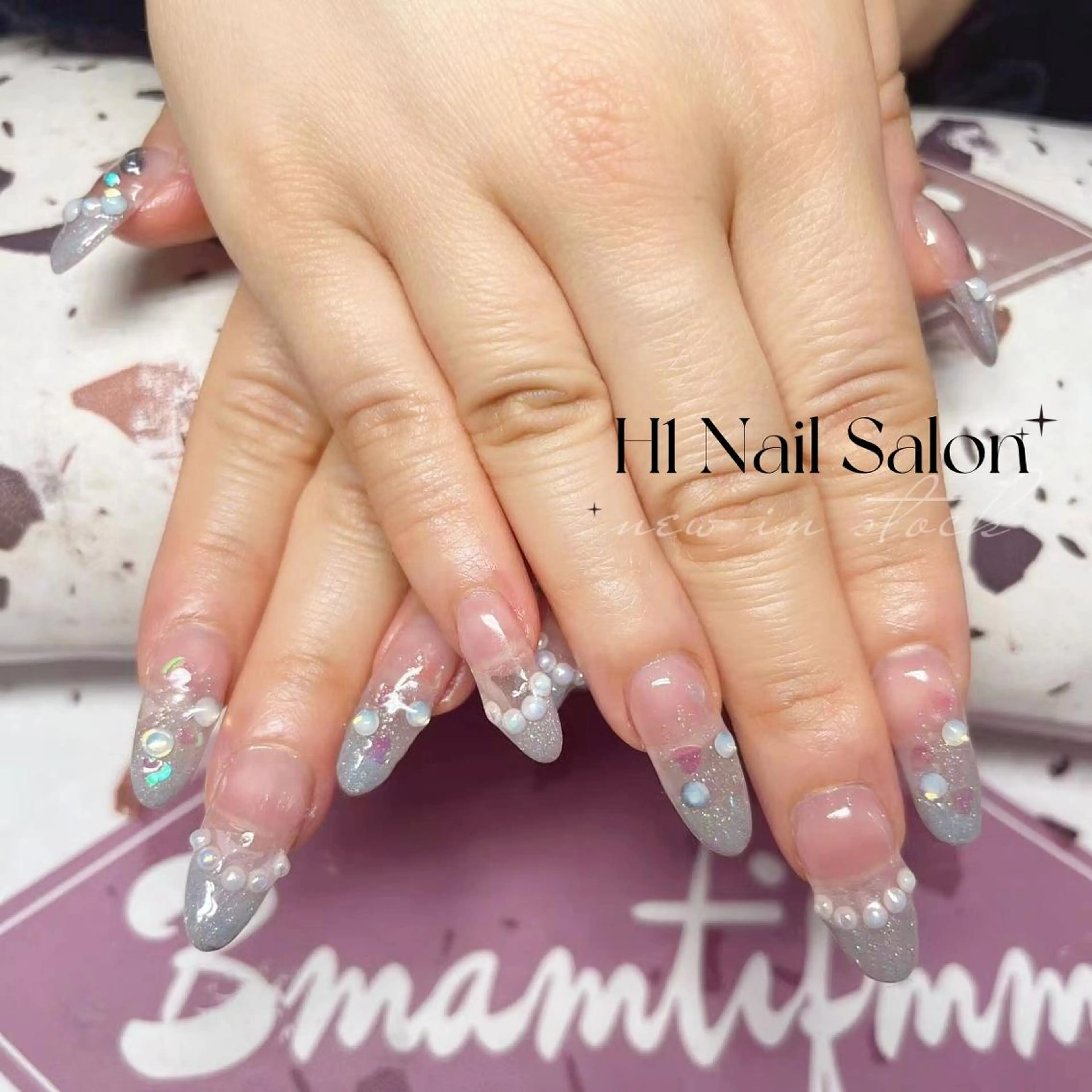 ロング H1 ネイル サロンのネイルデザイン