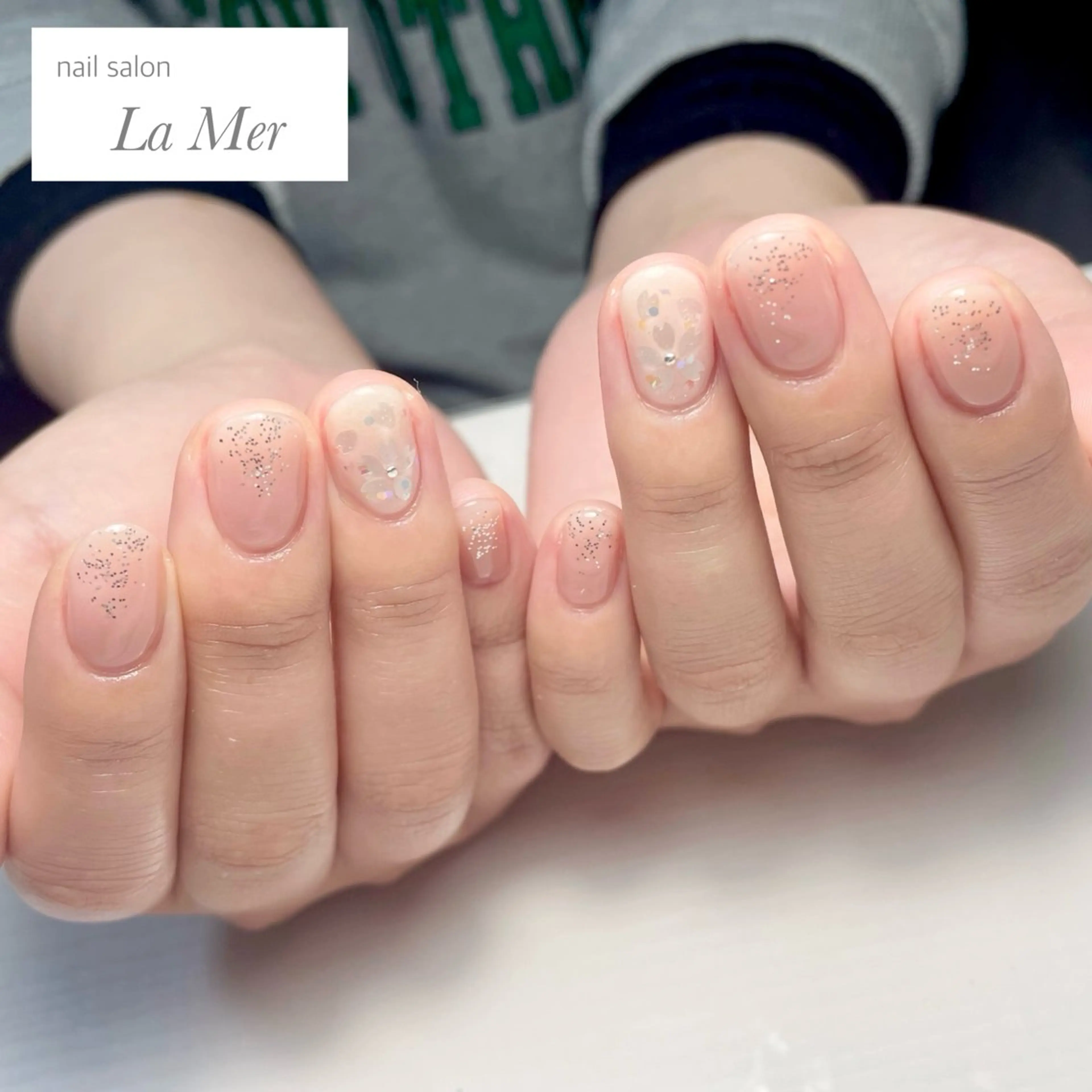 ネイル 桜ネイル フラワーネイル オフィスネイル ピンク ピンクベージュ ハンドネイル nailsalon La Merのネイルデザイン