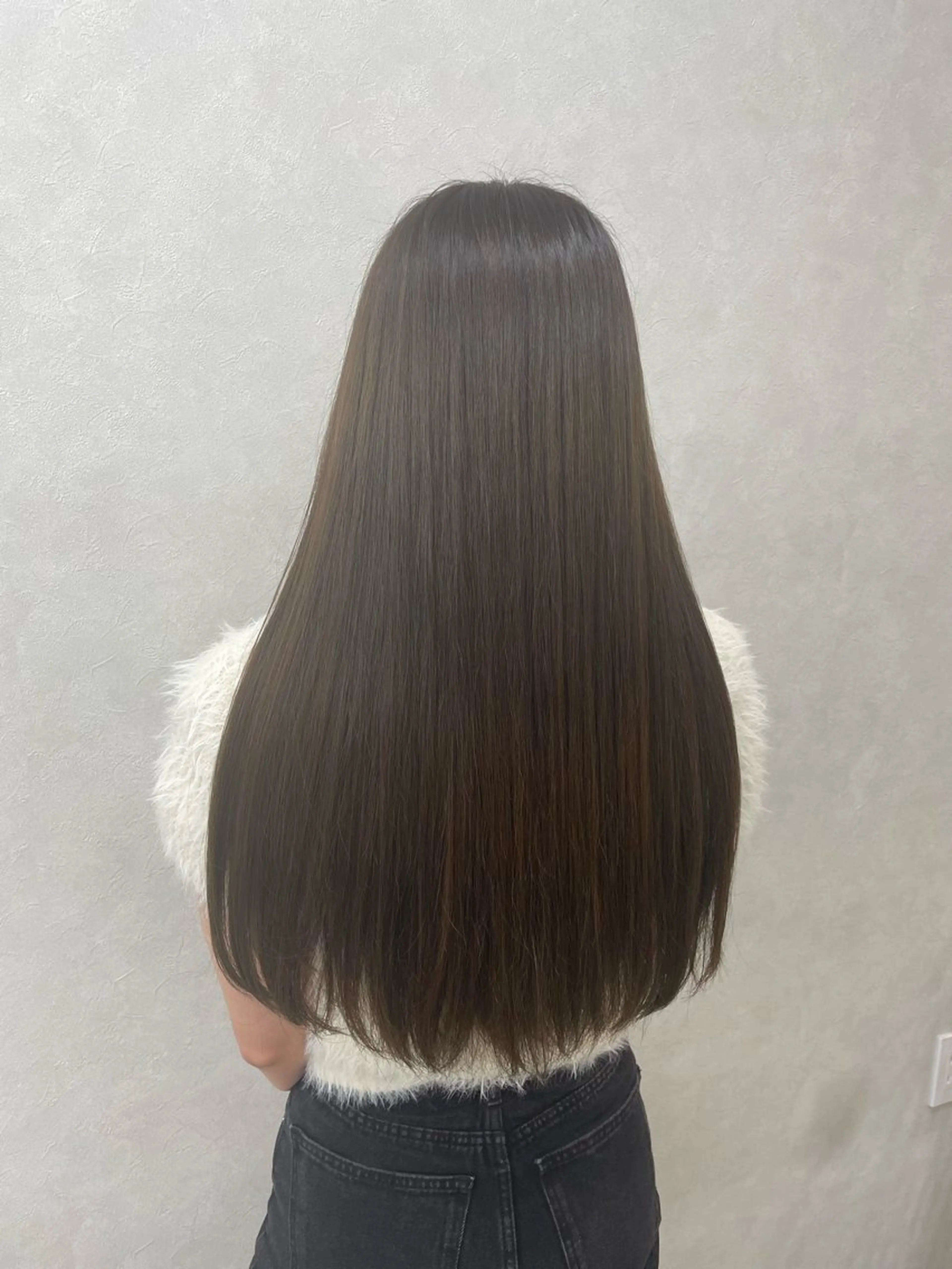 ロング ヘアカラー truck所属・カラーリスト Maiのヘアスタイル