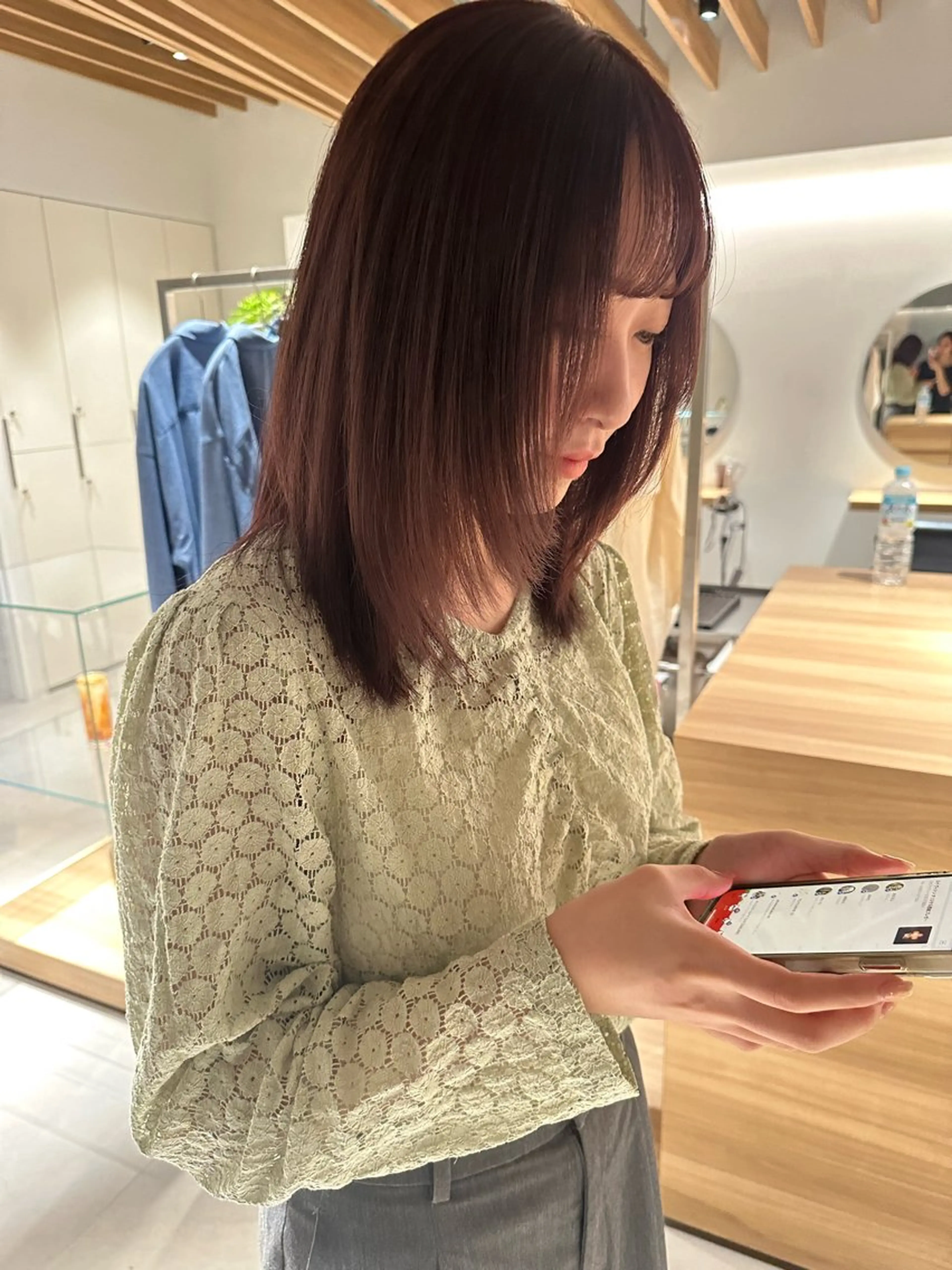 ミディアム カラー 井上 翠月のヘアスタイル