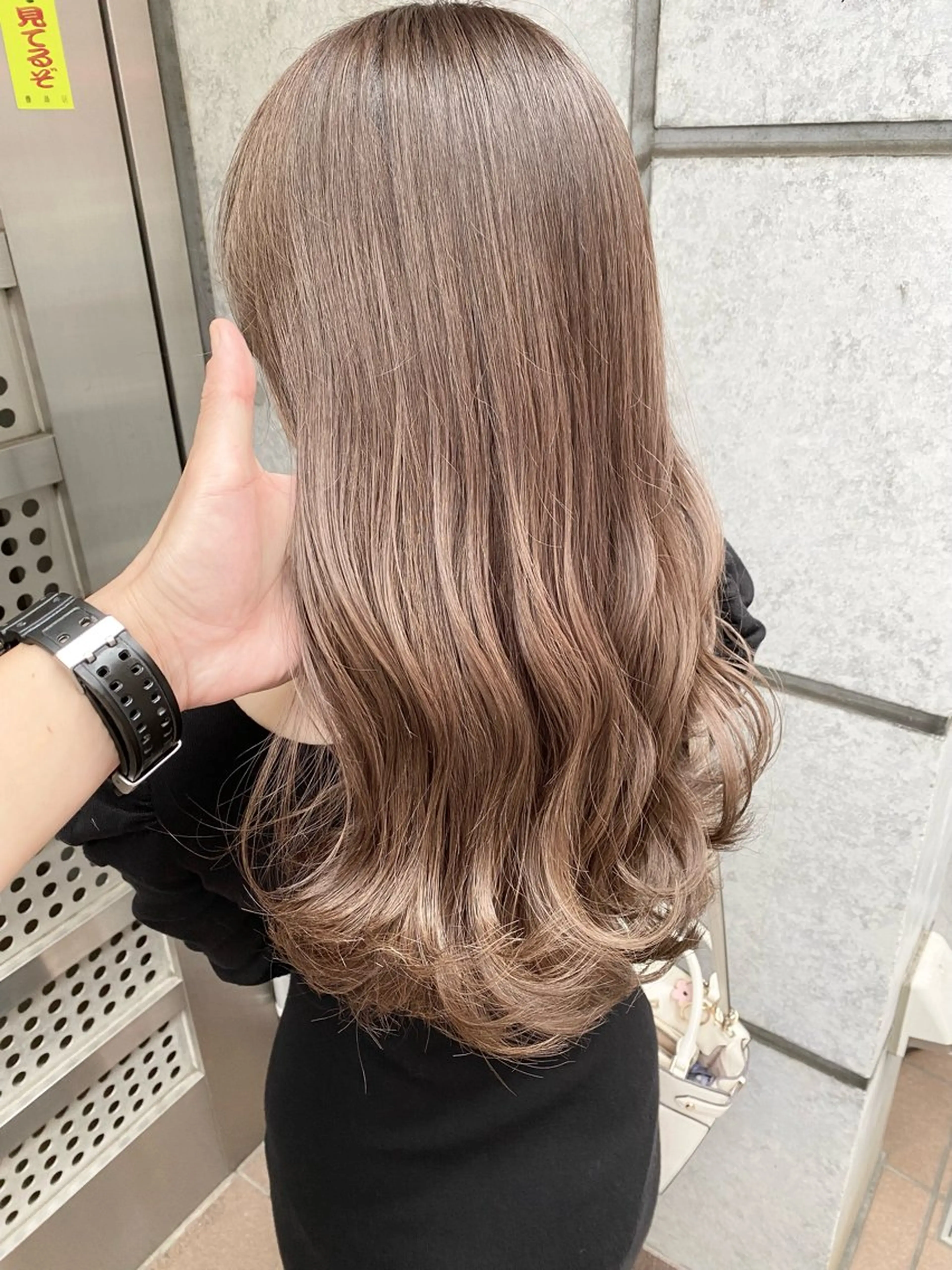 ミディアム カラー パーマ ヘアアレンジ ベージュカラー ブリーチ ダブルカラー グレージュ ミルクティーベージュ ヘアカラー トリートメント RecheRche【池袋】所属・👑指名率No.1 👑坂口飛翔のヘアスタイル