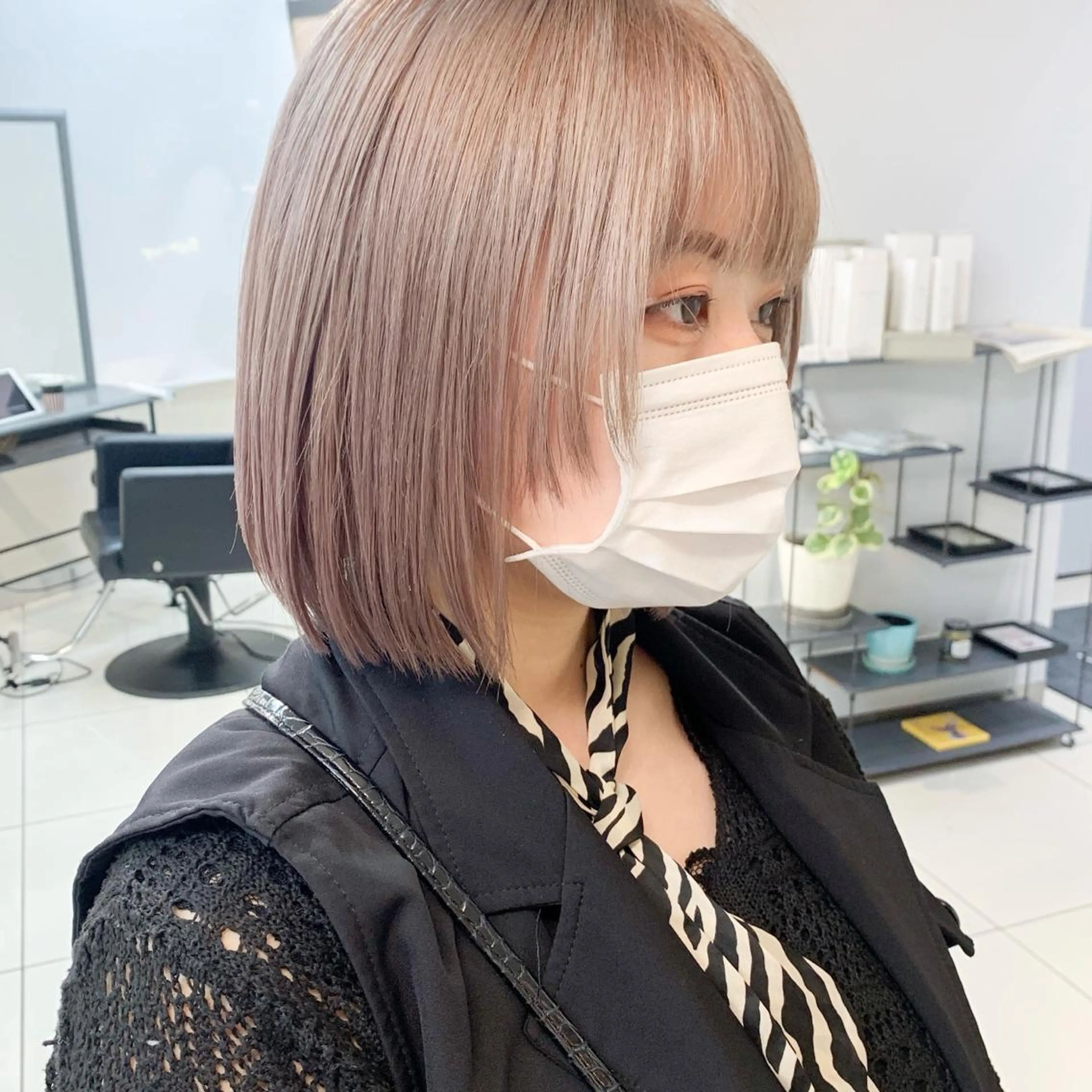 ショート カラー ハイトーンカラー raika .のヘアスタイル