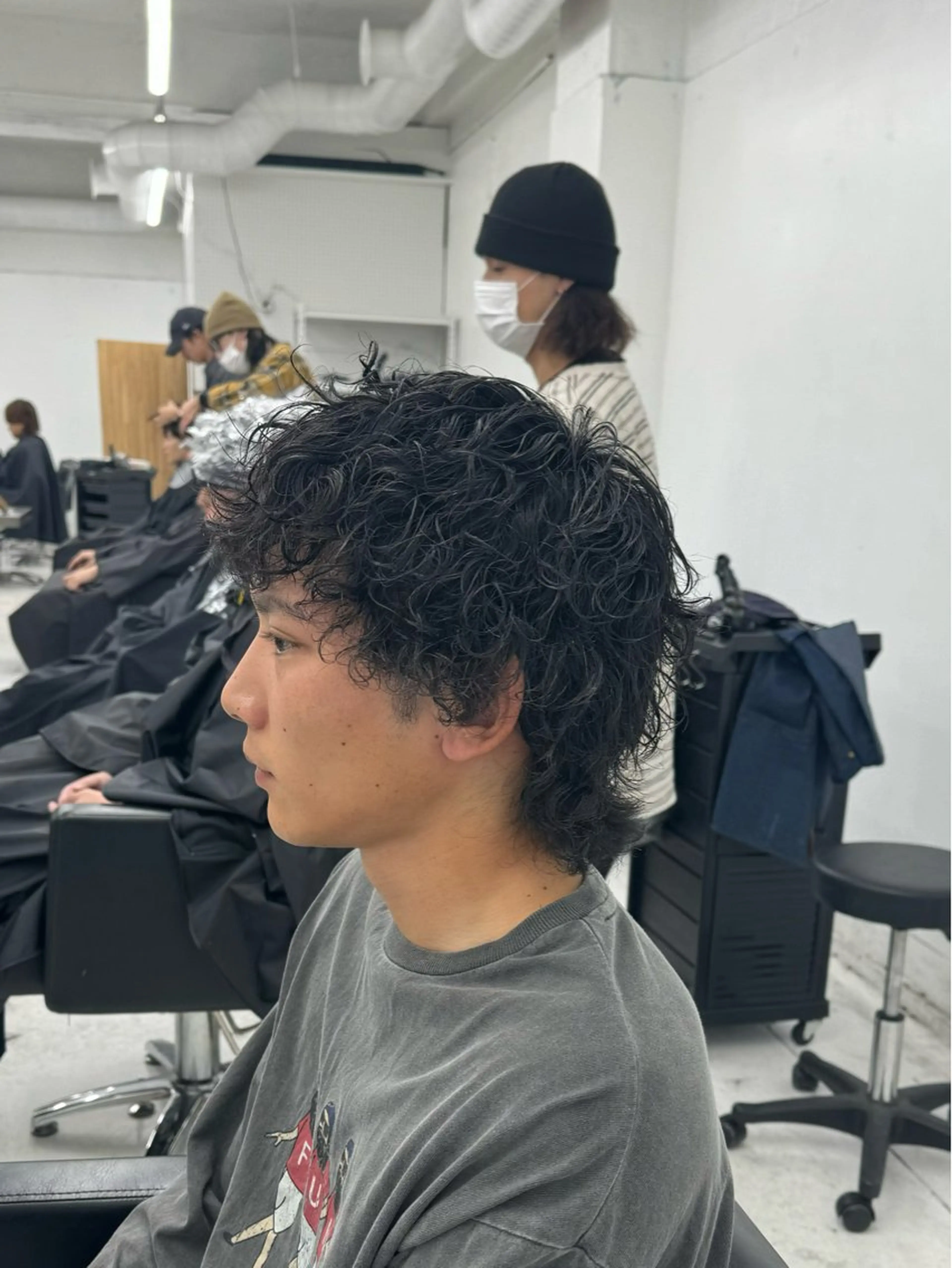 ミディアム パーマ メンズ ミディアムパーマ メンズパーマ プードルパーマ メンズウルフカット ウルフカット カット パーマ 柏メンズカットパーマ NO.1タイチのヘアスタイル